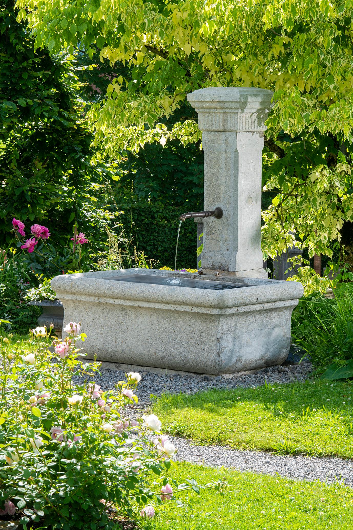 This is a beautiful natural stone fountain, in marlstone. The fountain is in a very good condition and from Switzerland, made around 1900.
The white stone looks amazing in the nature.
Dimensions Trough: 160 x 100 x 70cm (63 x 39 x
