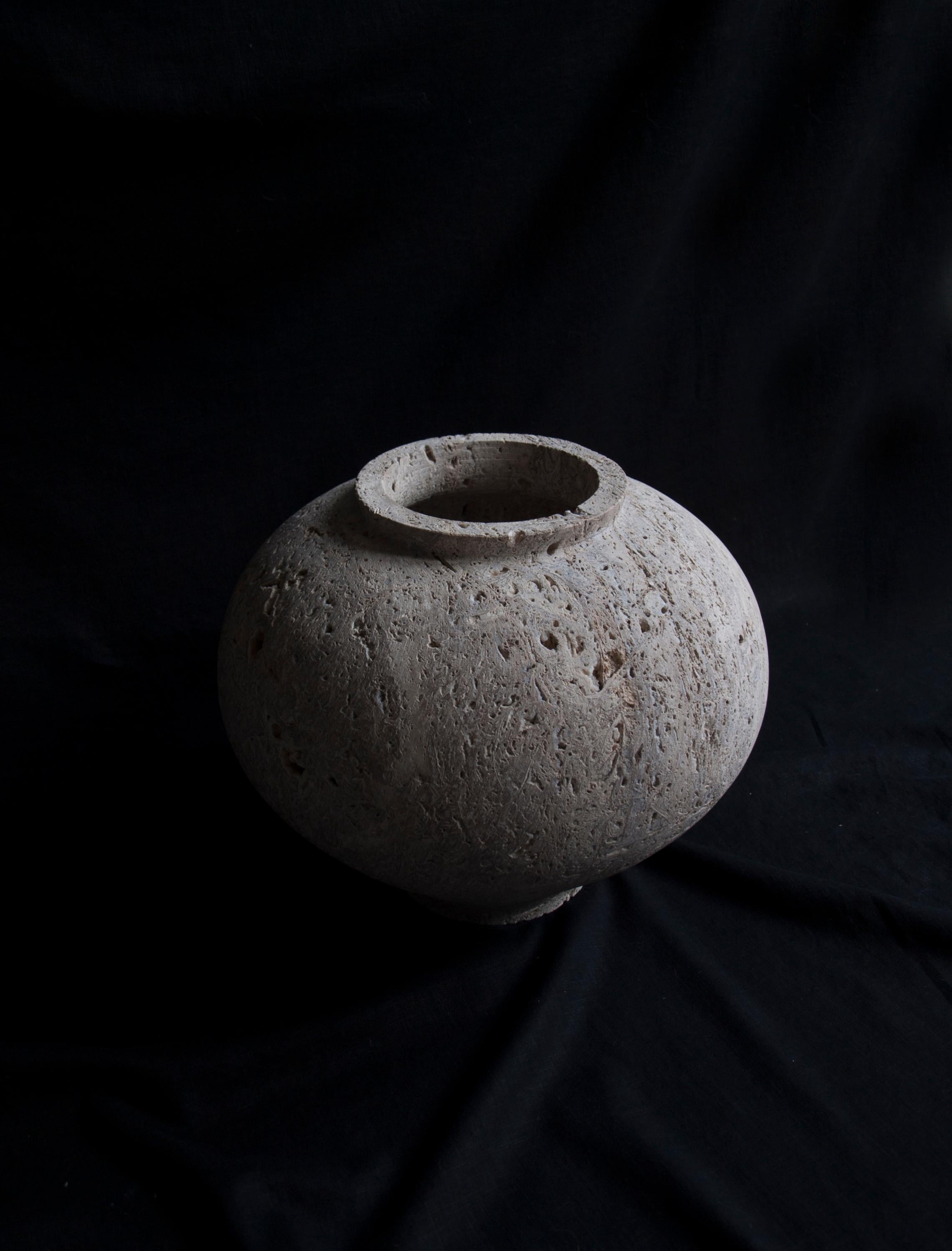 Moon jar by Bicci de' Medici Studio
Dimensions: Diameter 37cm x H 30cm
Materials: Natural stone.
Technique: Hand-crafted. Freeform. Unfinished look. 


Bicci de’ Medici manufactures exclusive design pieces, formed by hand, conceived by