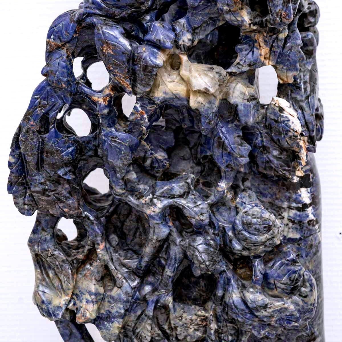Natural Stone Sculpture - Sodalite - China - Late 19th Century Period In Excellent Condition For Sale In CRÉTEIL, FR