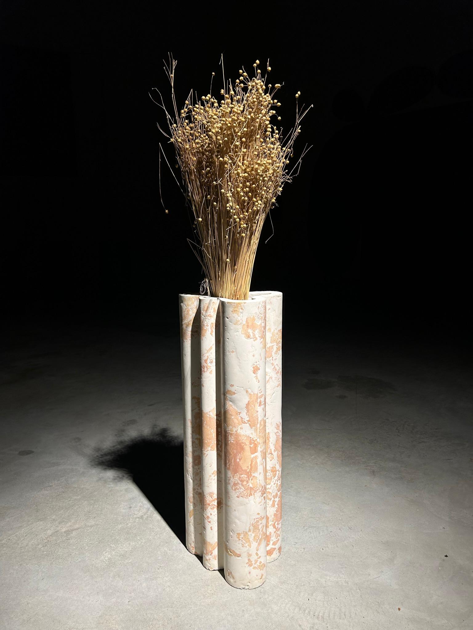 Intagliato a mano Nature Stucco-Marmo di Amandine Antunez in vendita