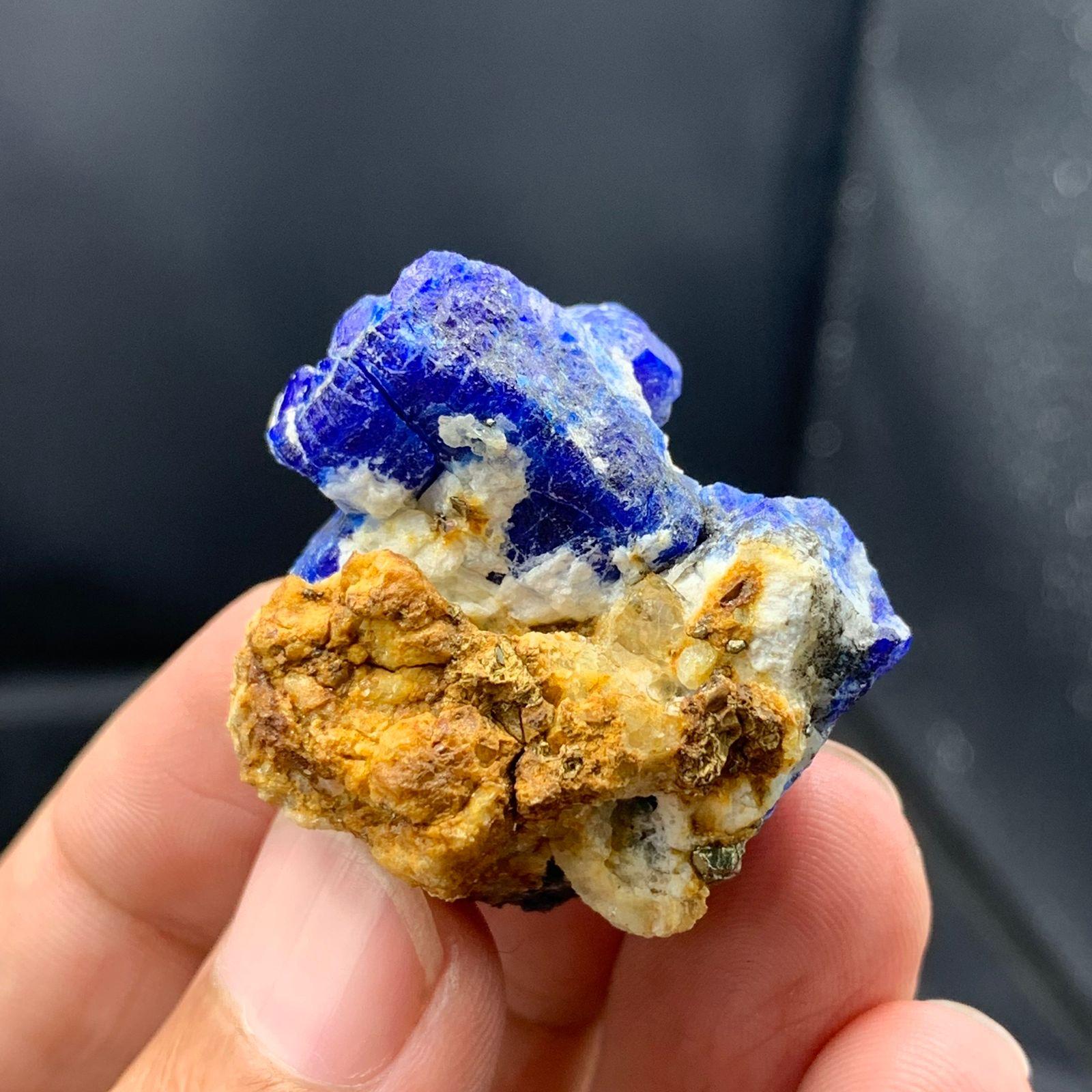 Afghano Nature Splendido esemplare di azzurrite blu proveniente dall'Afghanistan in vendita