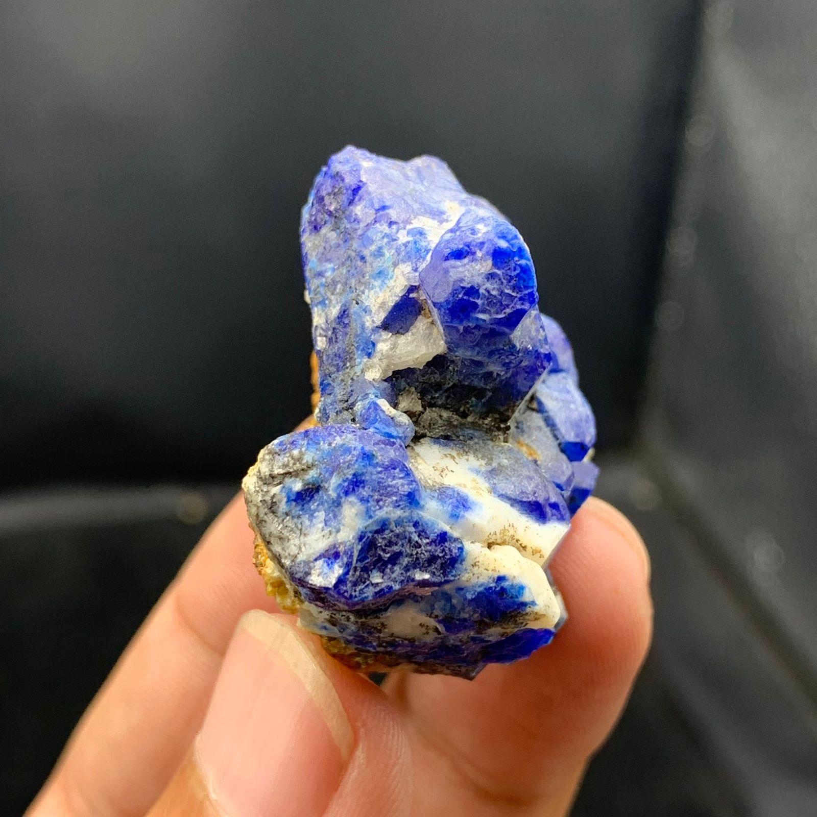 Nature Splendido esemplare di azzurrite blu proveniente dall'Afghanistan In condizioni buone in vendita a Peshawar, PK