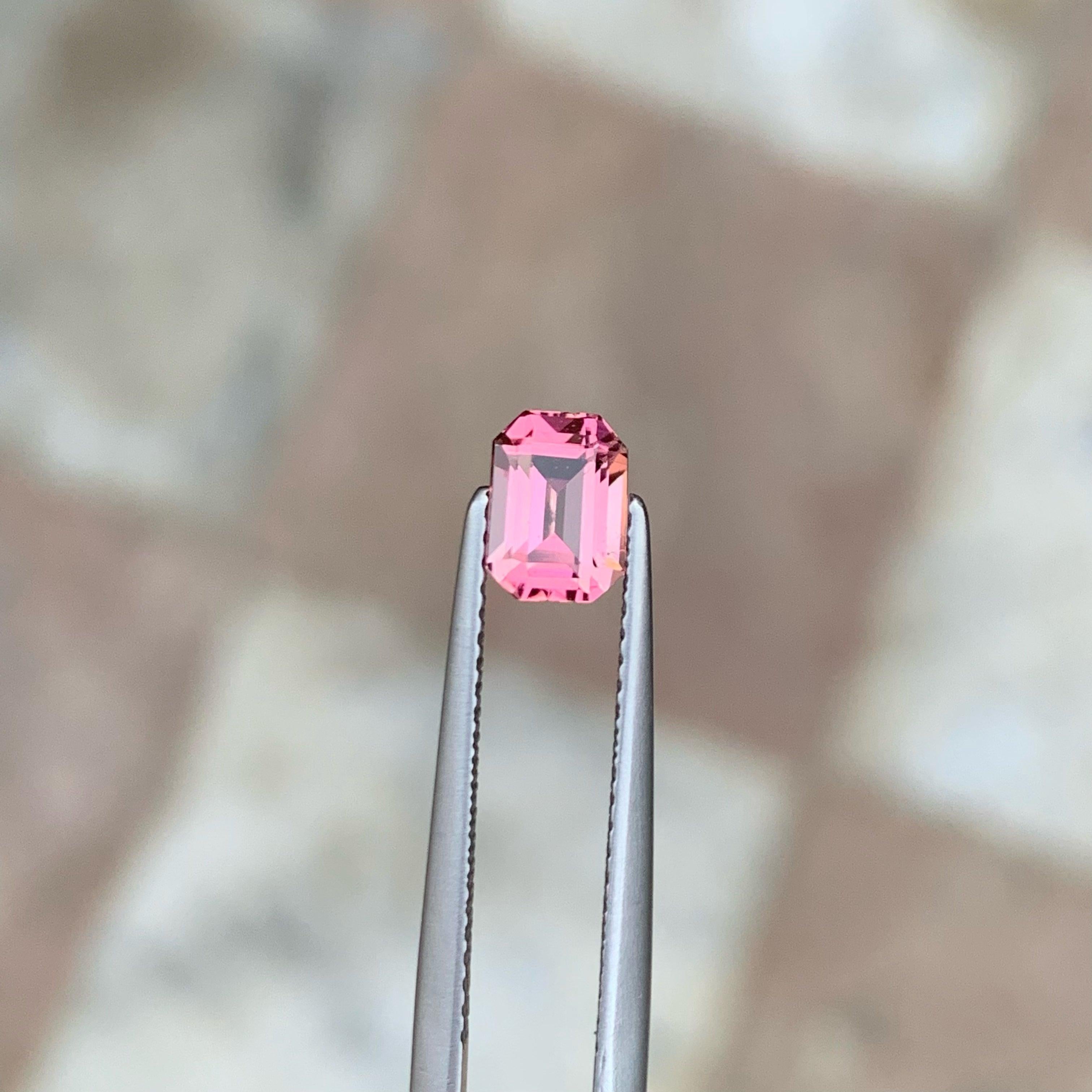 Moderne Bague en tourmaline naturelle rose pâle de 1,10 carat, pierres précieuses non serties, bijouterie en vente