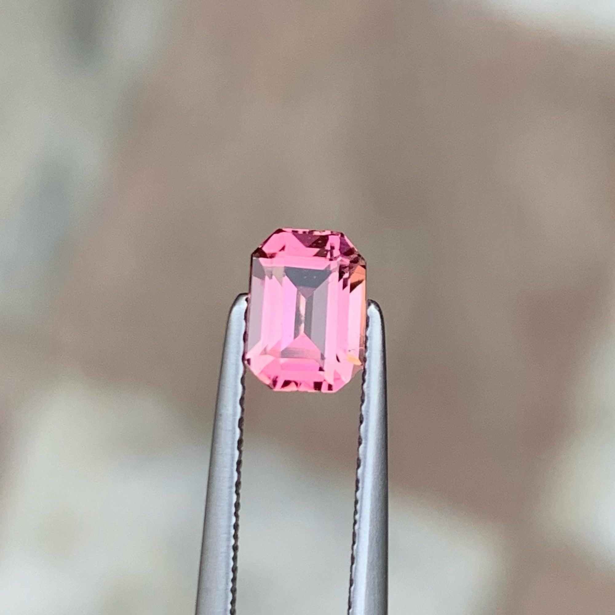 Taille émeraude Bague en tourmaline naturelle rose pâle de 1,10 carat, pierres précieuses non serties, bijouterie en vente