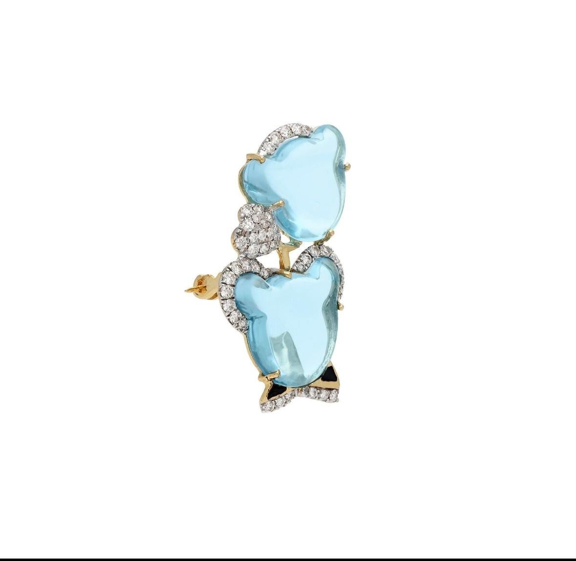 Mixed Cut Natural swiss blue topaz diamond brooch in 18k gold For Sale