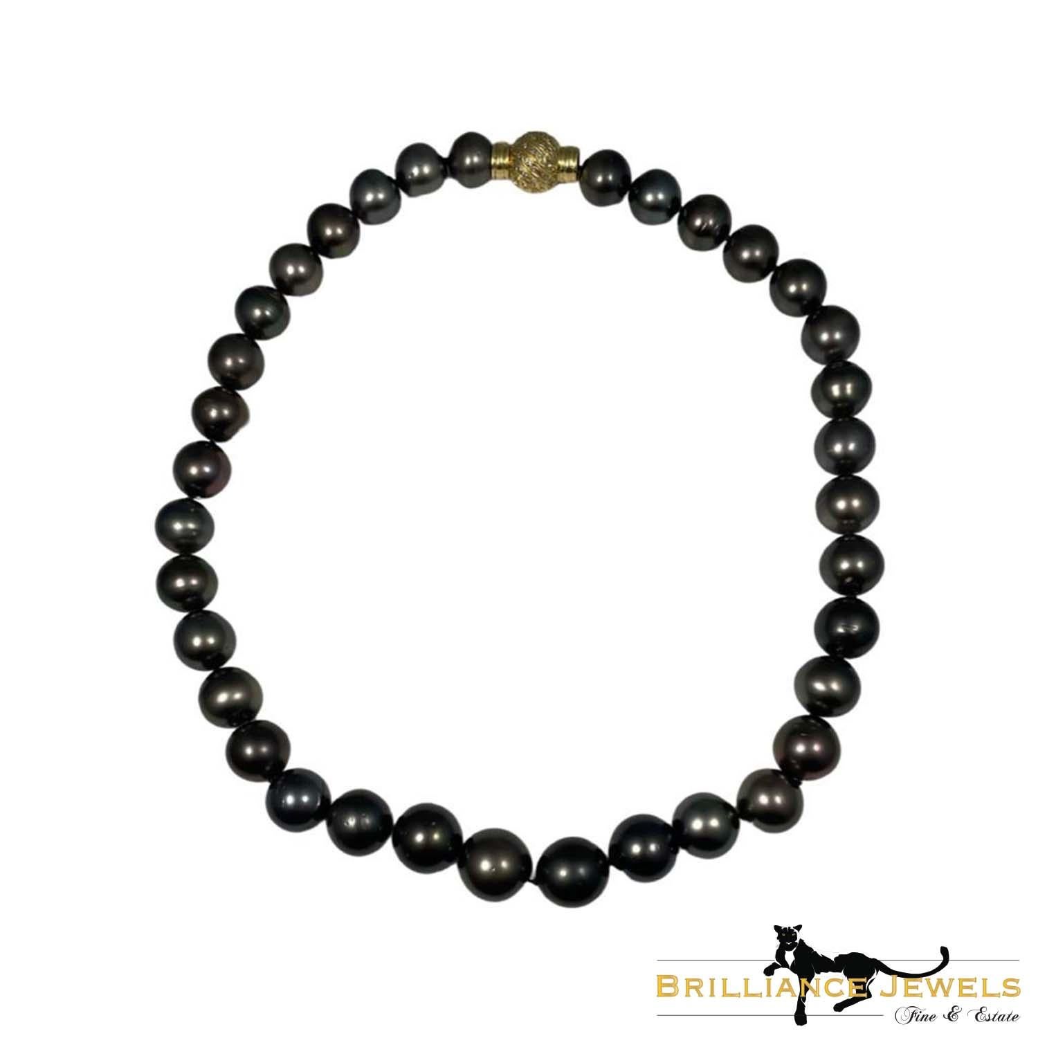 Style:  Pearl Necklace 

Metal: Yellow Gold 

Metal Purity: 18K

Length : Approx. 16.5 Inches

Total  Item Weight(Grams) :  Approx. 1.86g

​​​​​​​​​​​​Includes: 24 Month Brilliance Jewels Warranty 

                     Brilliance Jewels Packaging
