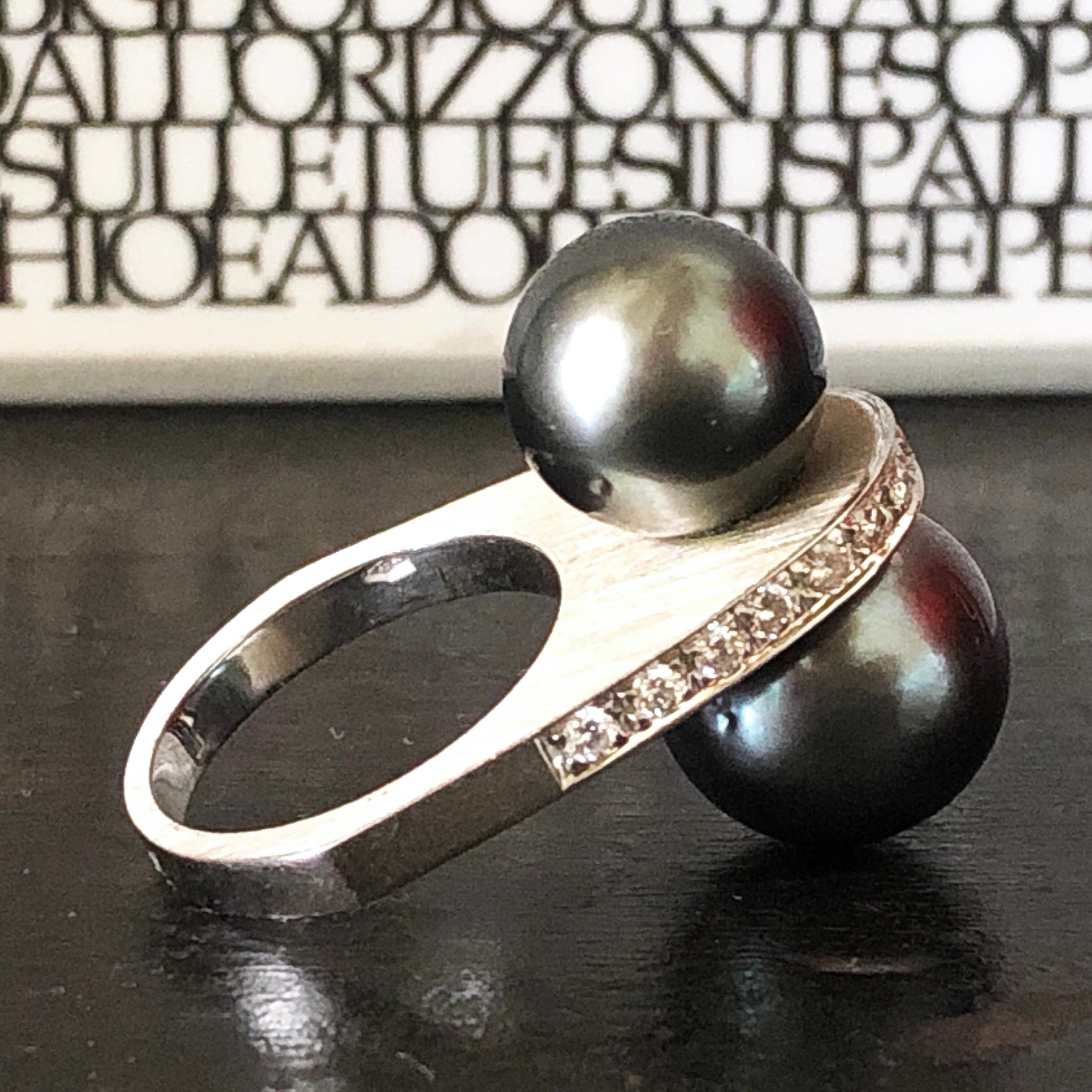 Berca Tahitian Black Pearl White Diamond Contemporary Toi et Moi Cocktail Ring In New Condition In Valenza, IT
