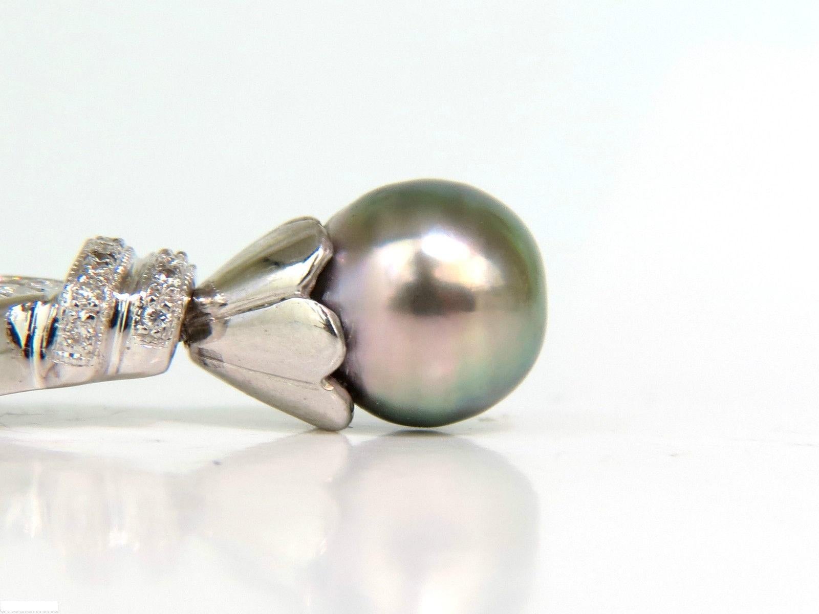 Natural Tahitian Pearl and 1.10 Carat Diamonds Pendant and Necklace 14 Karat In New Condition For Sale In New York, NY