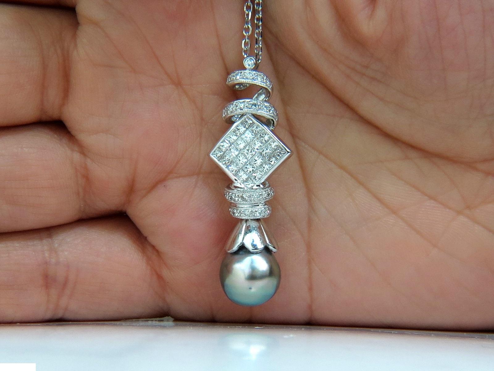Natural Tahitian Pearl and 1.10 Carat Diamonds Pendant and Necklace 14 Karat For Sale 2