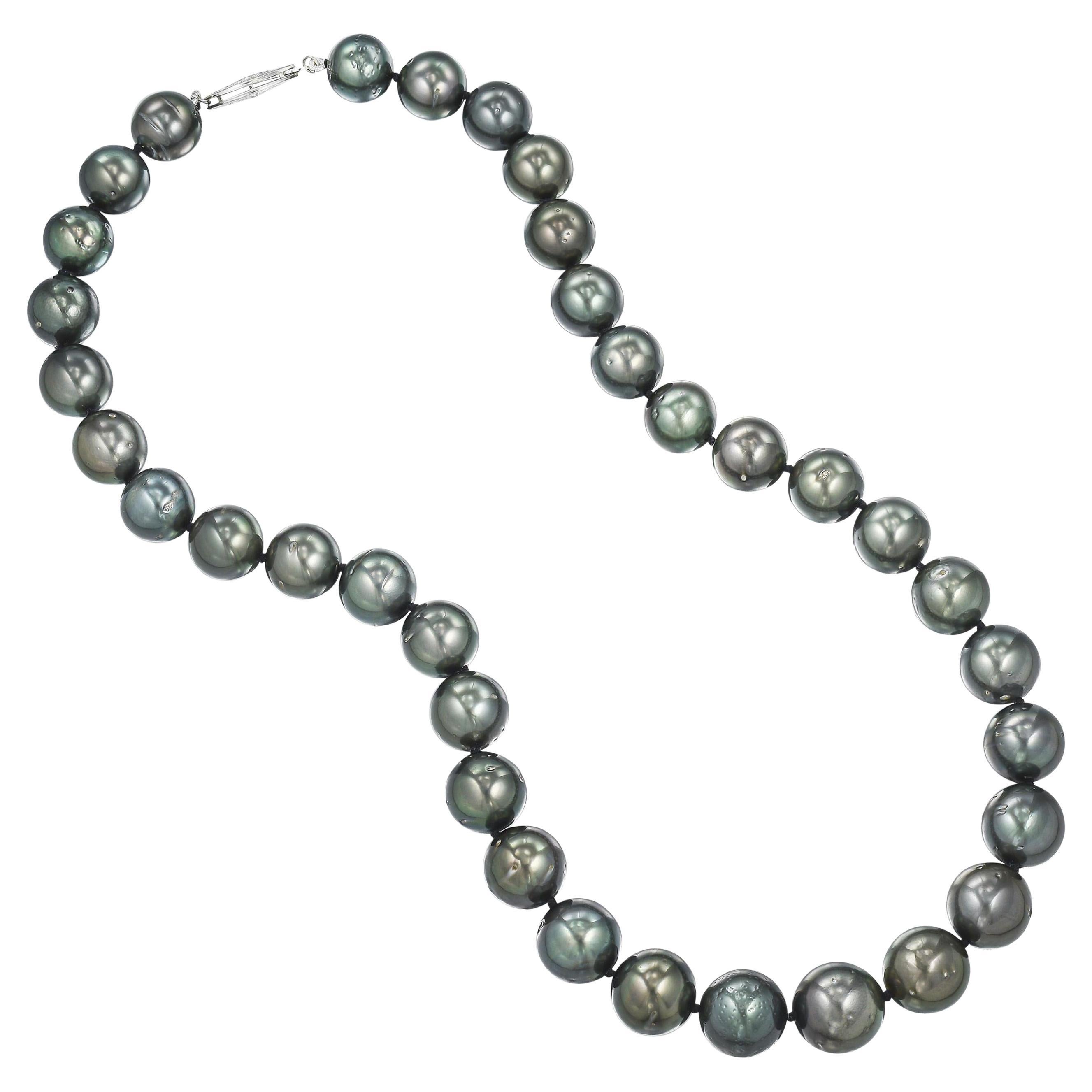 Tahitian Pearl Necklace 11mm-13mm 14K Gold 18 Inches For Sale