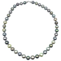 Collier de perles naturelles de Tahiti