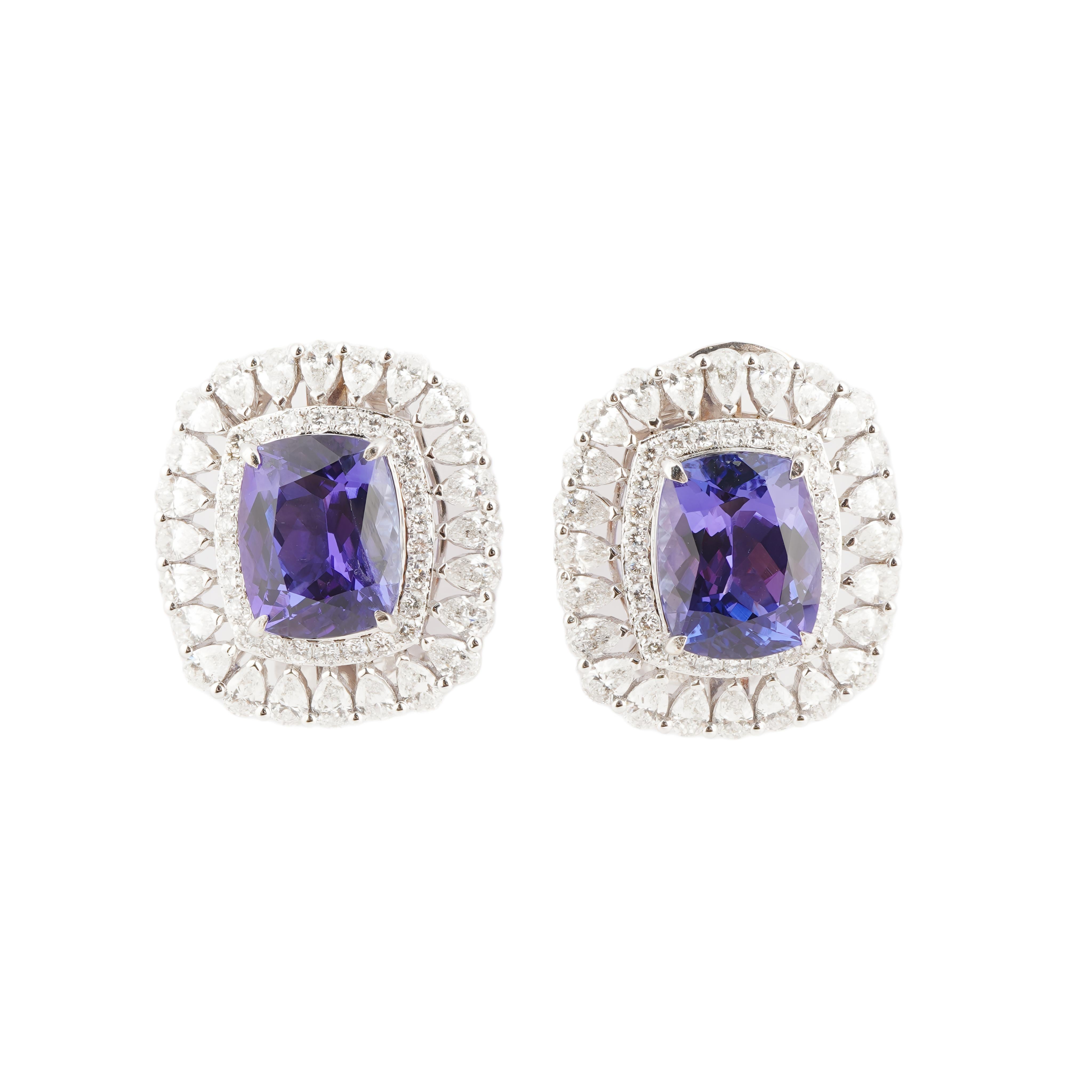 G-Wt = 10,558 grammi 

N-Wt = 8.700 g

TANZANITE = 6,820 carati

DIAMANTE FANCY = 2,130 carati

DIAMANTE TONDO = 0,390 carati

SEGUICI SU INSTA (divinejewellerylounge)

CODICE = PS