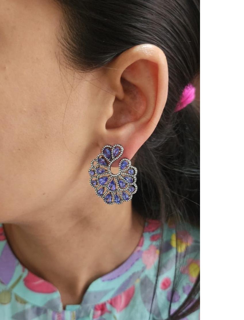 Pendiente de diamante de tanzanaita natural en oro de 18 quilates en Nuevo estado para la venta en jaipur, IN