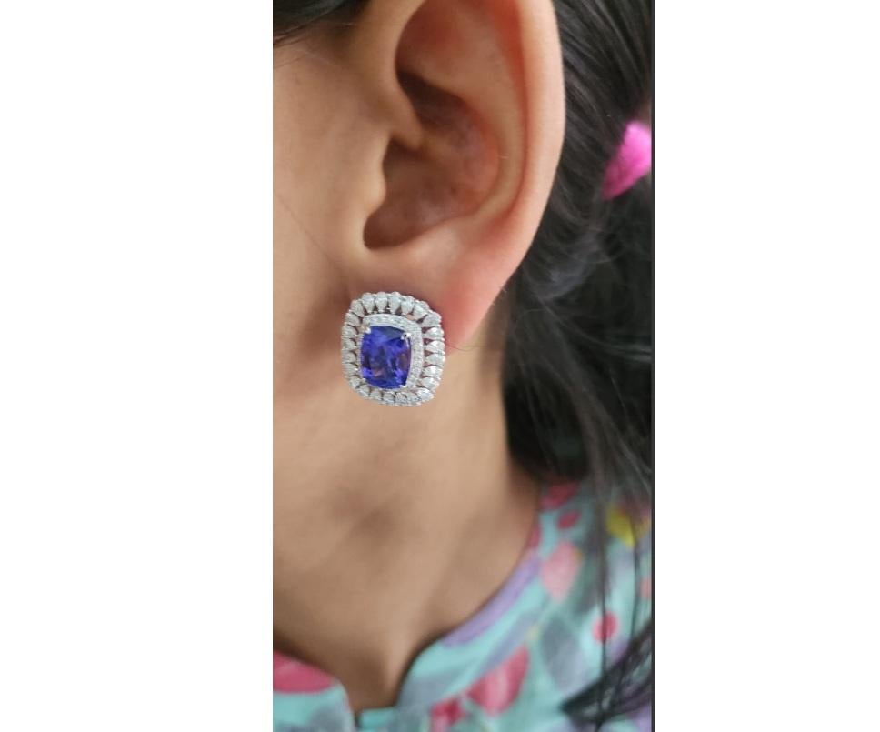 Donna Orecchino con diamante di tanzanaite naturale in oro 18 carati in vendita