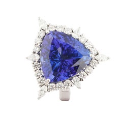 Stunning 18k White Gold Tanzanite & Diamond Halo Ring, 9.290cts