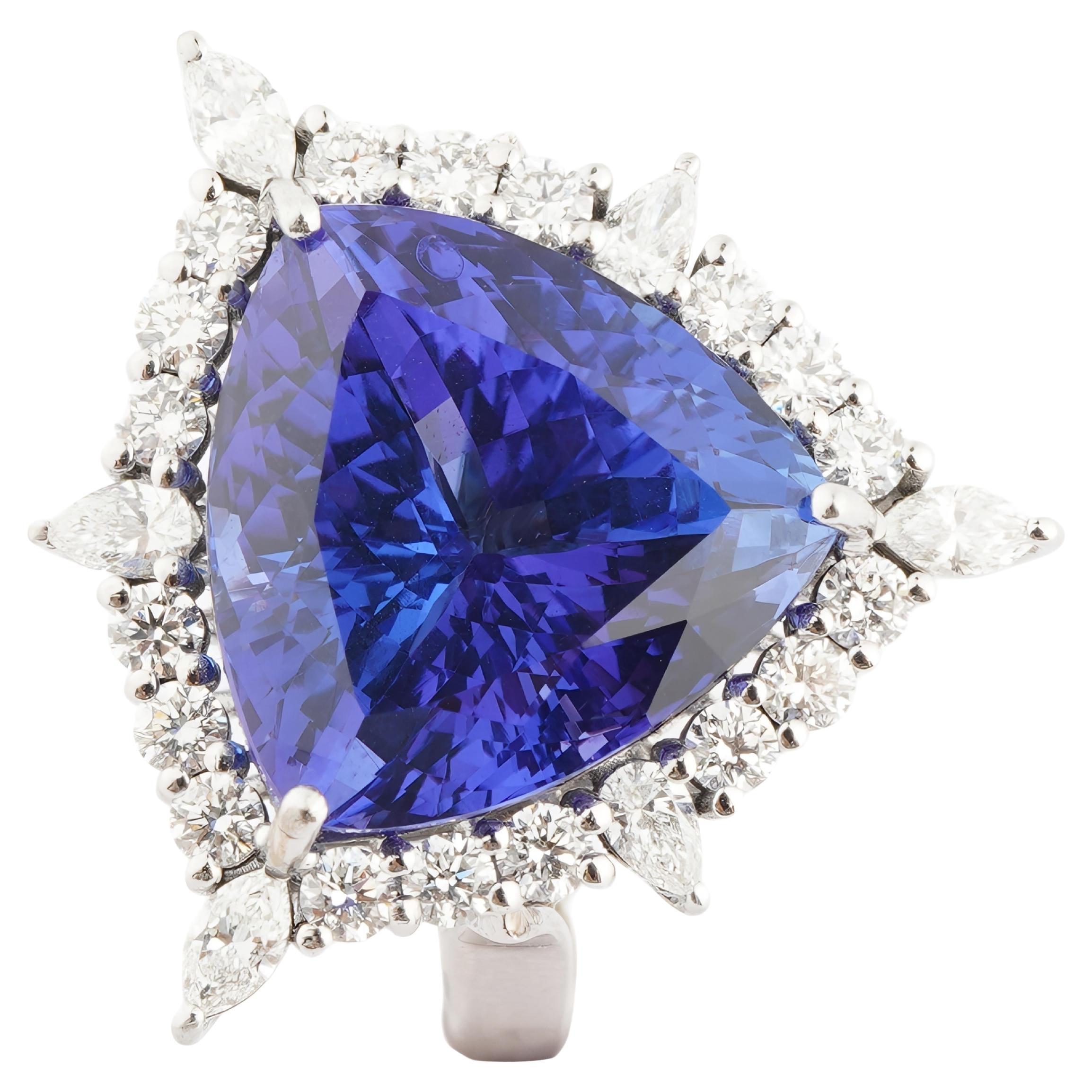 Natural tanzanaite diamond ring in 18k gold