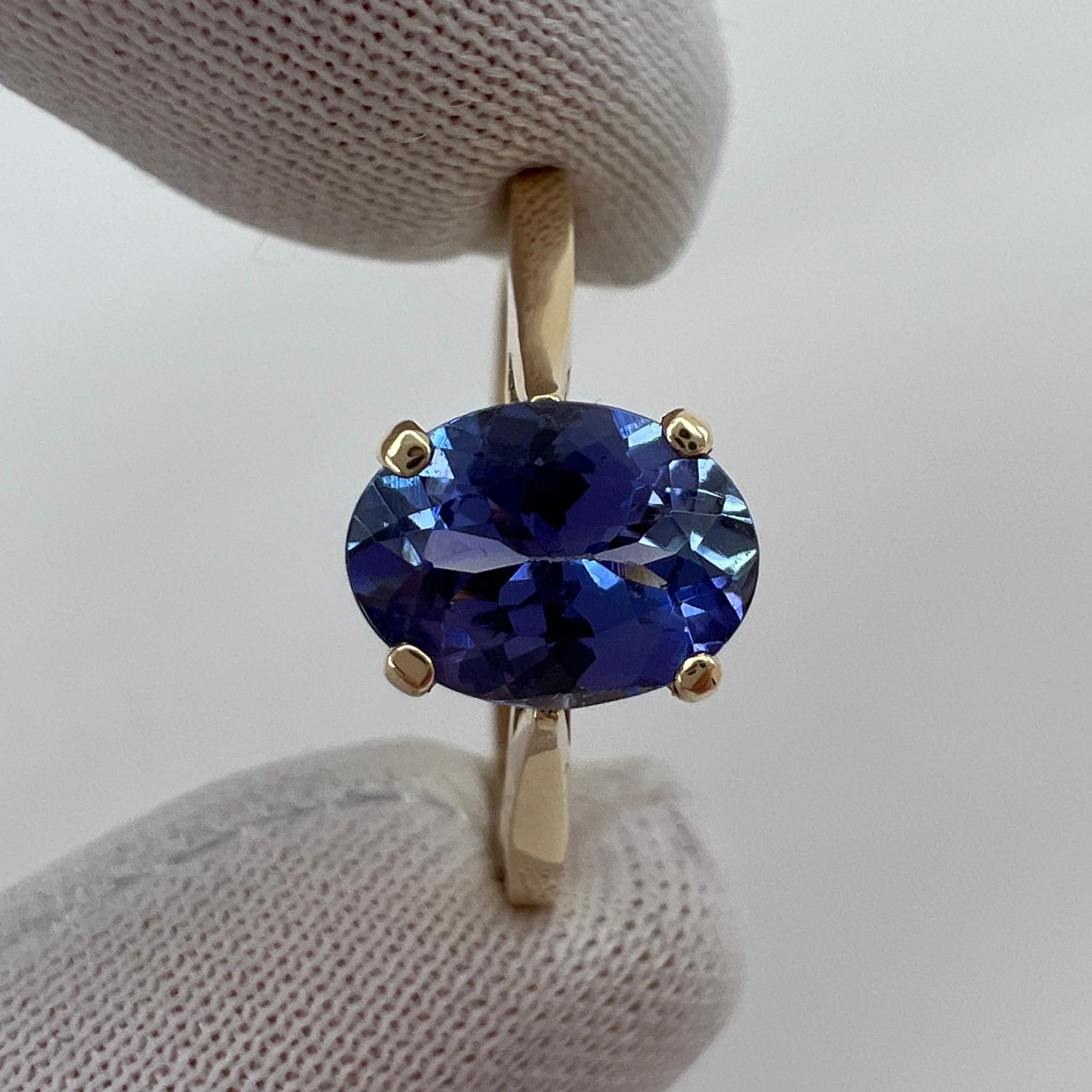 Nature Tanzanite 1.34ct Vivid Blue Violet Oval Cut Yellow Gold Solitaire Ring en vente 1