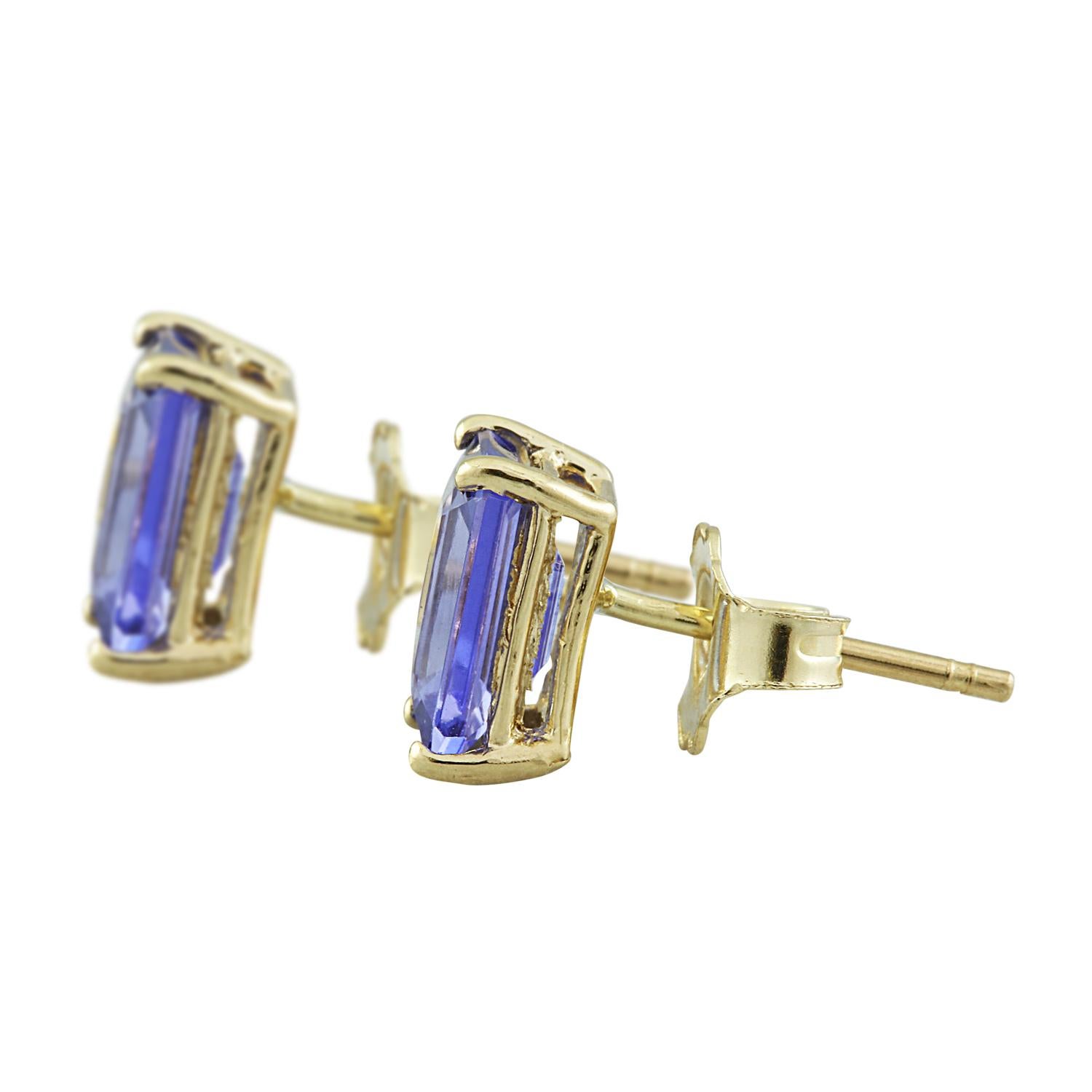 Natural Tanzanite 14 Karat Solid Yellow Gold Earrings In New Condition For Sale In Los Angeles, CA