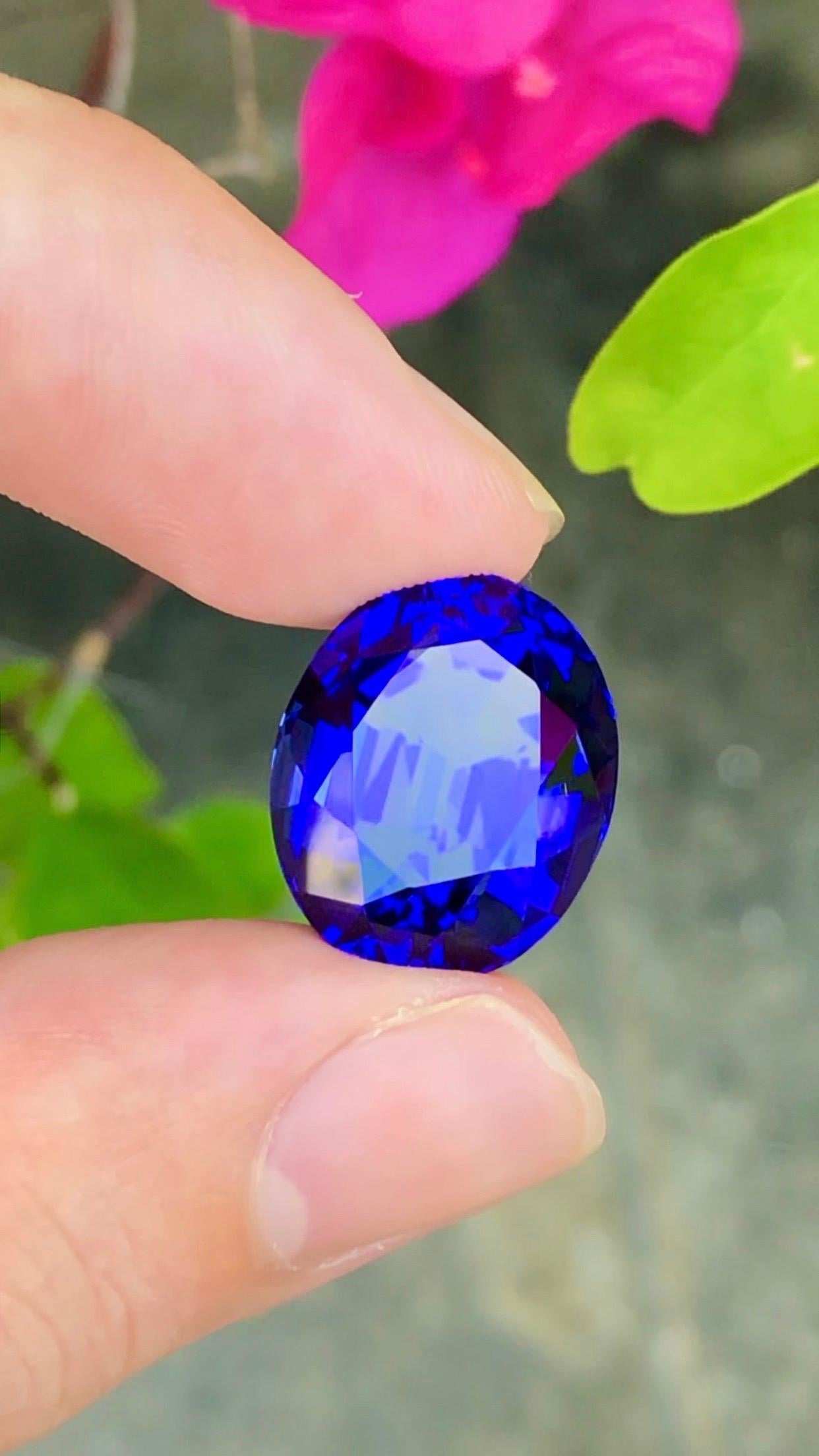 Natural Tanzanite 17.05 Carat Royal Blue Color für Damen oder Herren im Angebot