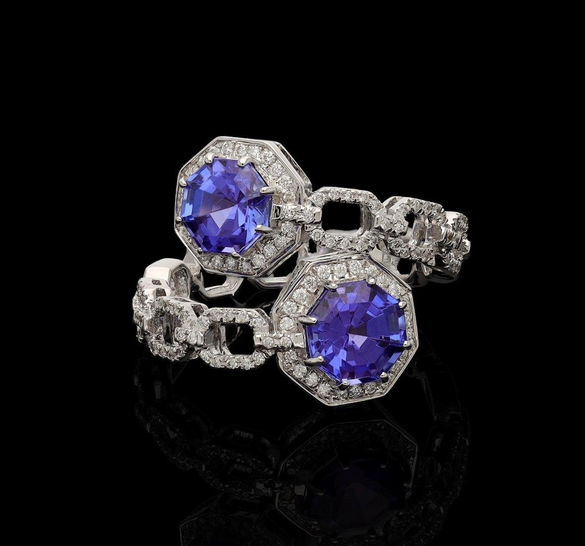 Natürlicher Tansanit 3,20 Karat & Diamant 0,36 Karat Ring aus 18 Karat Gold Damen im Angebot