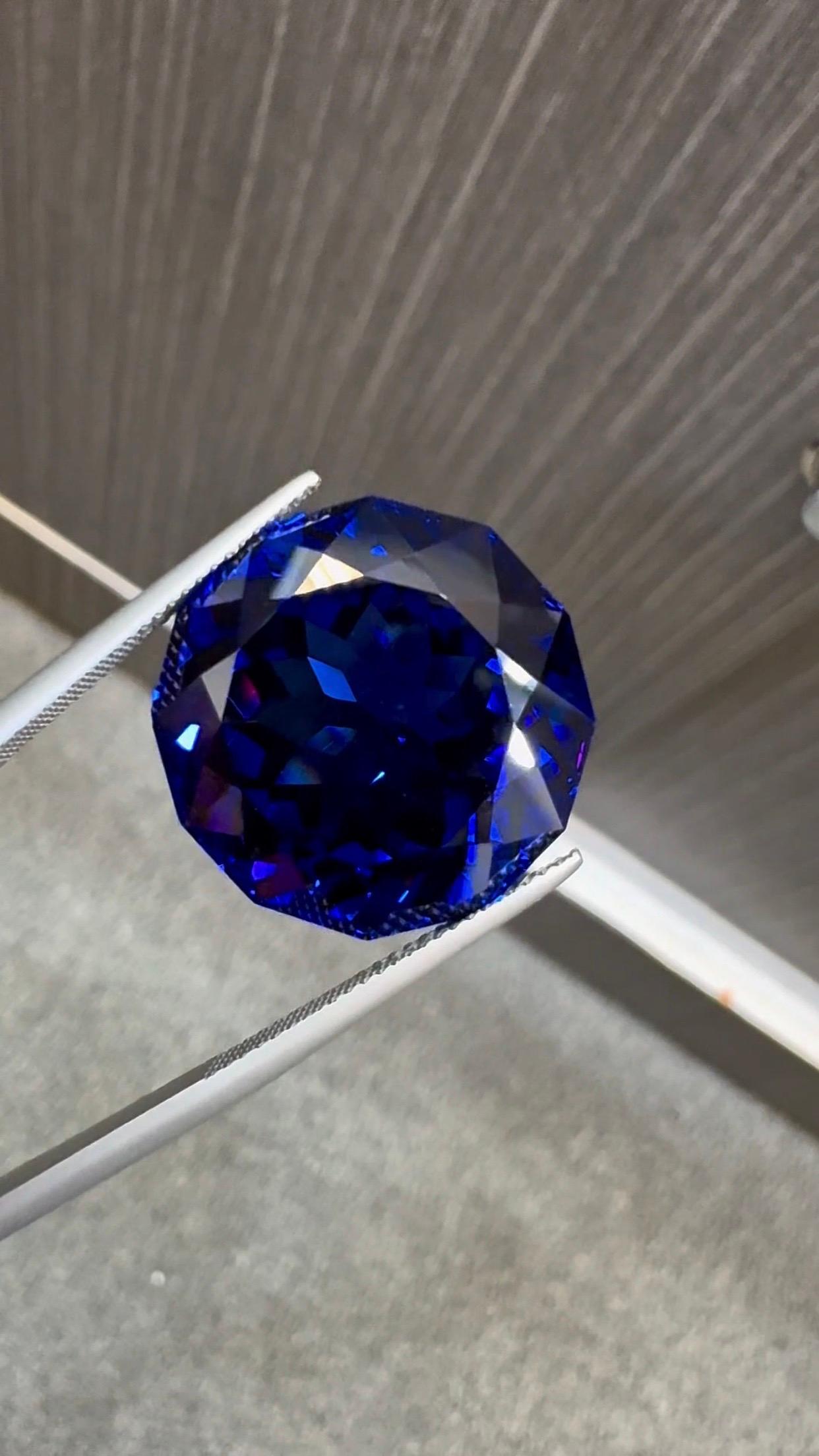 Natural Tanzanite 35.95 Carat Royal Blue Color Neuf - En vente à บางรัก, TH