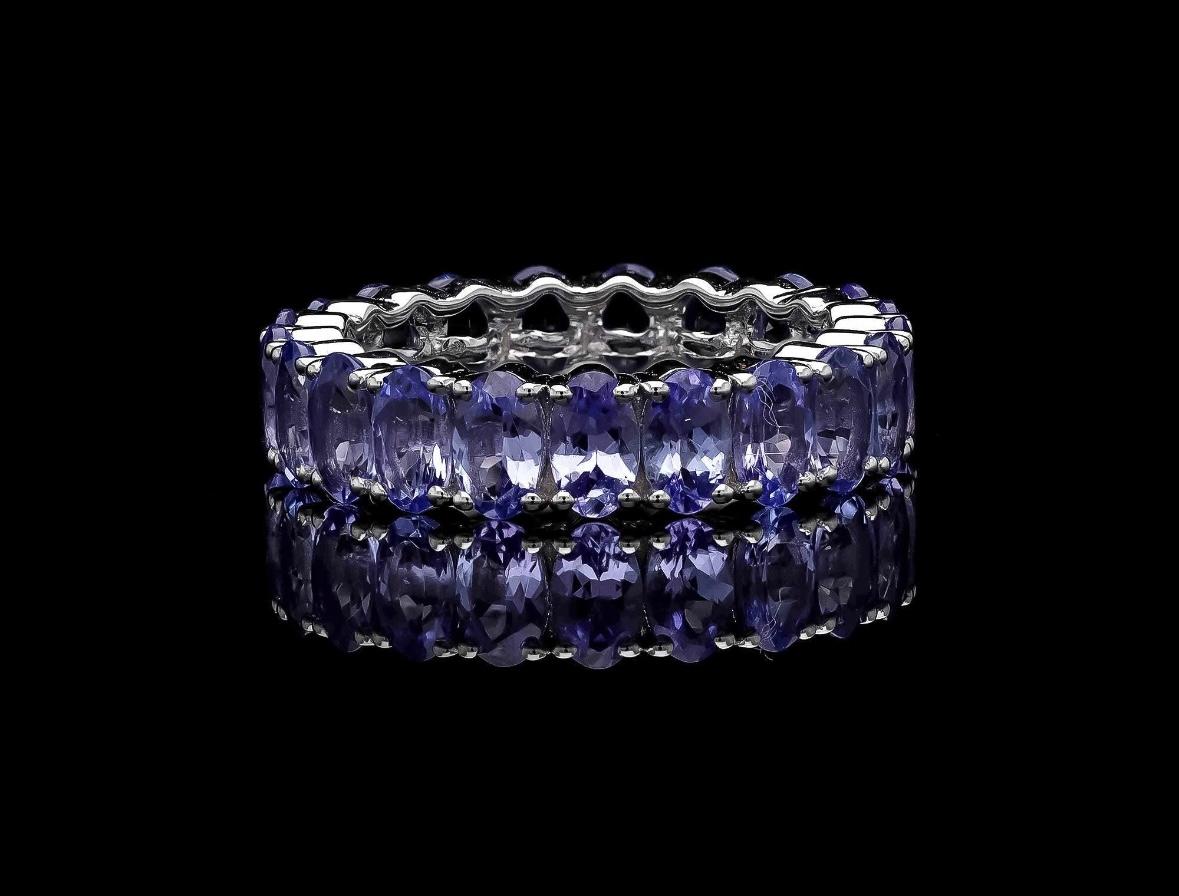 Stone : Tanzanite

❋ Stone Weight : 5.11 Cts. Approx.

❋ Stone Size : 3x5 MM Approx. (± 0.20 MM)

❋ Stone Shape : Oval Cut

❋ Stone Color : As Shown In Picture

❋ Stone Type : Natural


METAL DETAILS :

===============


❋ Metal Purity : Solid 18K