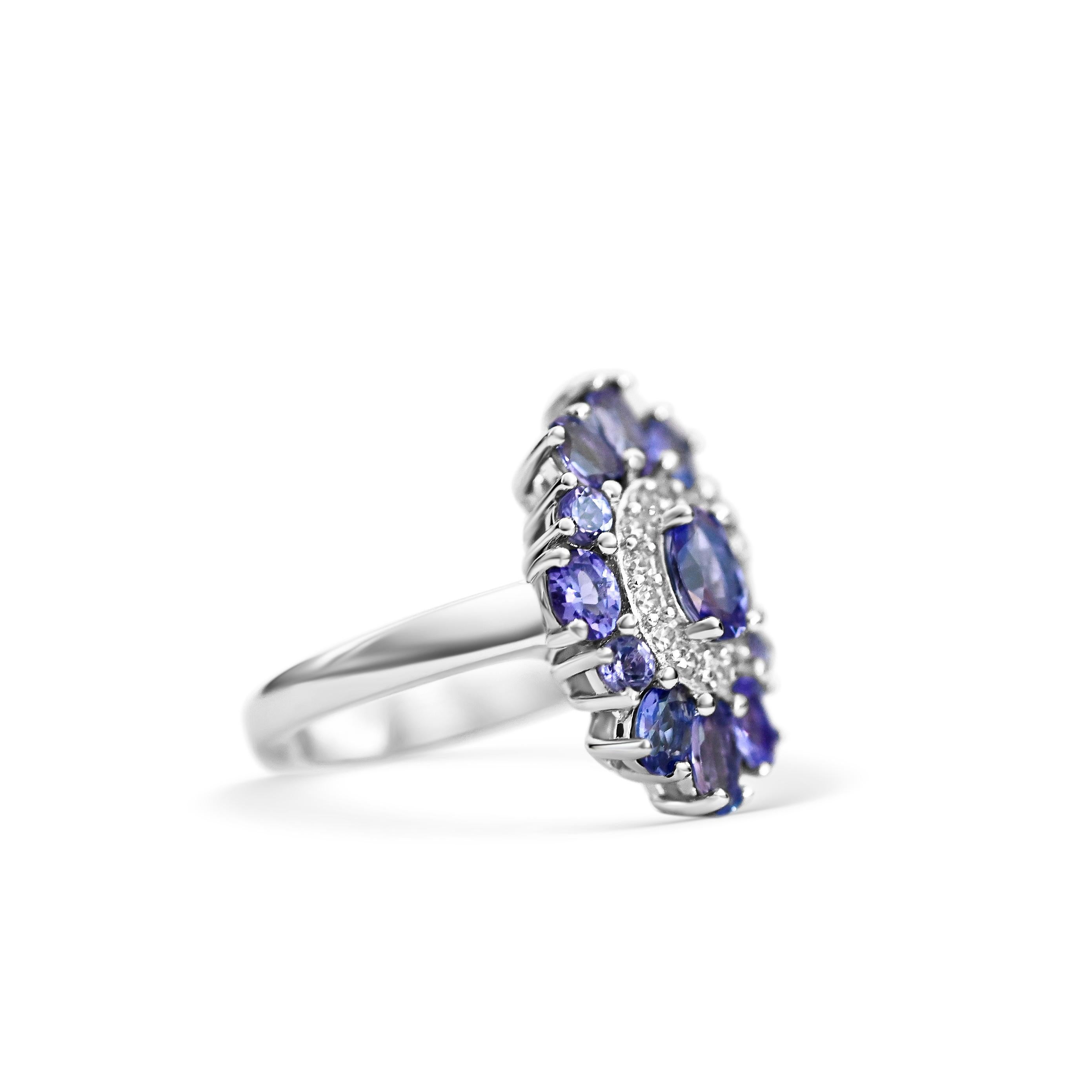 Tanzanita natural Plata de ley 925 2,34 ct Anillo Cockital Corte Ovalado Para Mujer en Nuevo estado para la venta en New York, NY