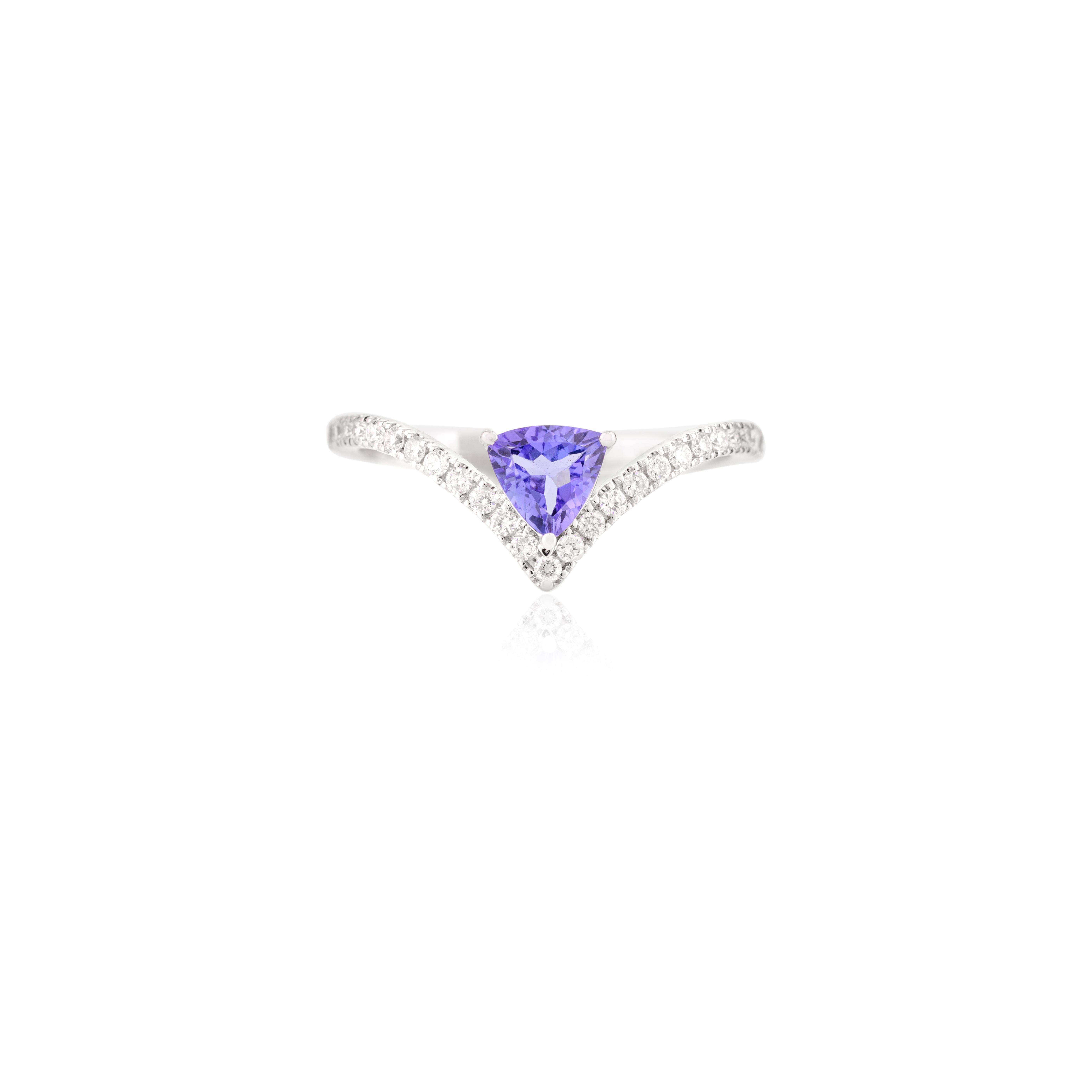 For Sale:  Natural Tanzanite and Diamond Chevron Wedding Ring for Women in 14k White Gold 7