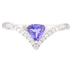 Anello nuziale Chevron con tanzanite naturale e diamanti per donna in oro bianco 14k