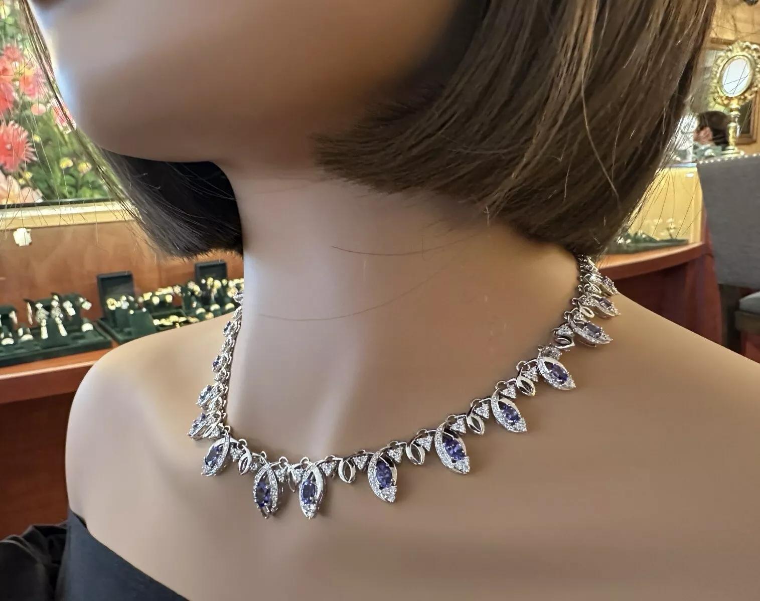 Collier ras du cou en or blanc 18 carats, Tanzanite naturelle et diamants en vente 5