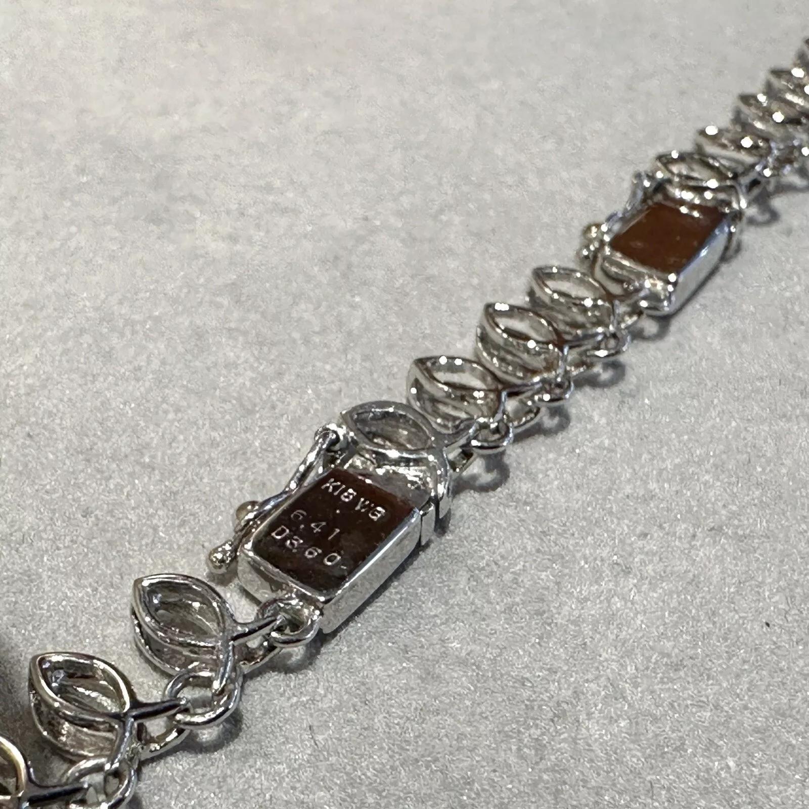 Collier ras du cou en or blanc 18 carats, Tanzanite naturelle et diamants en vente 1