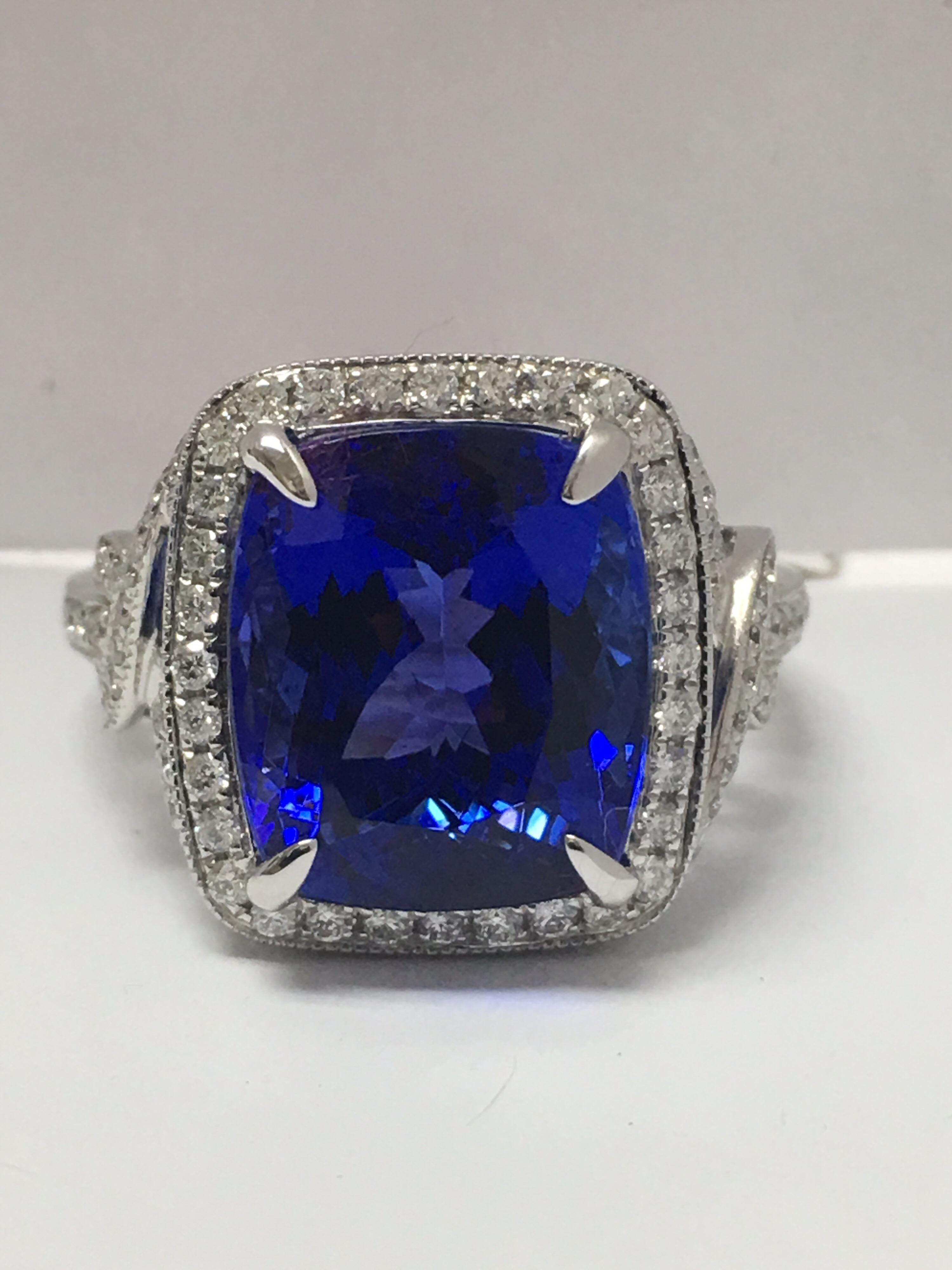 Natural Tanzanite and Diamond Ring In New Condition In Trumbull, CT