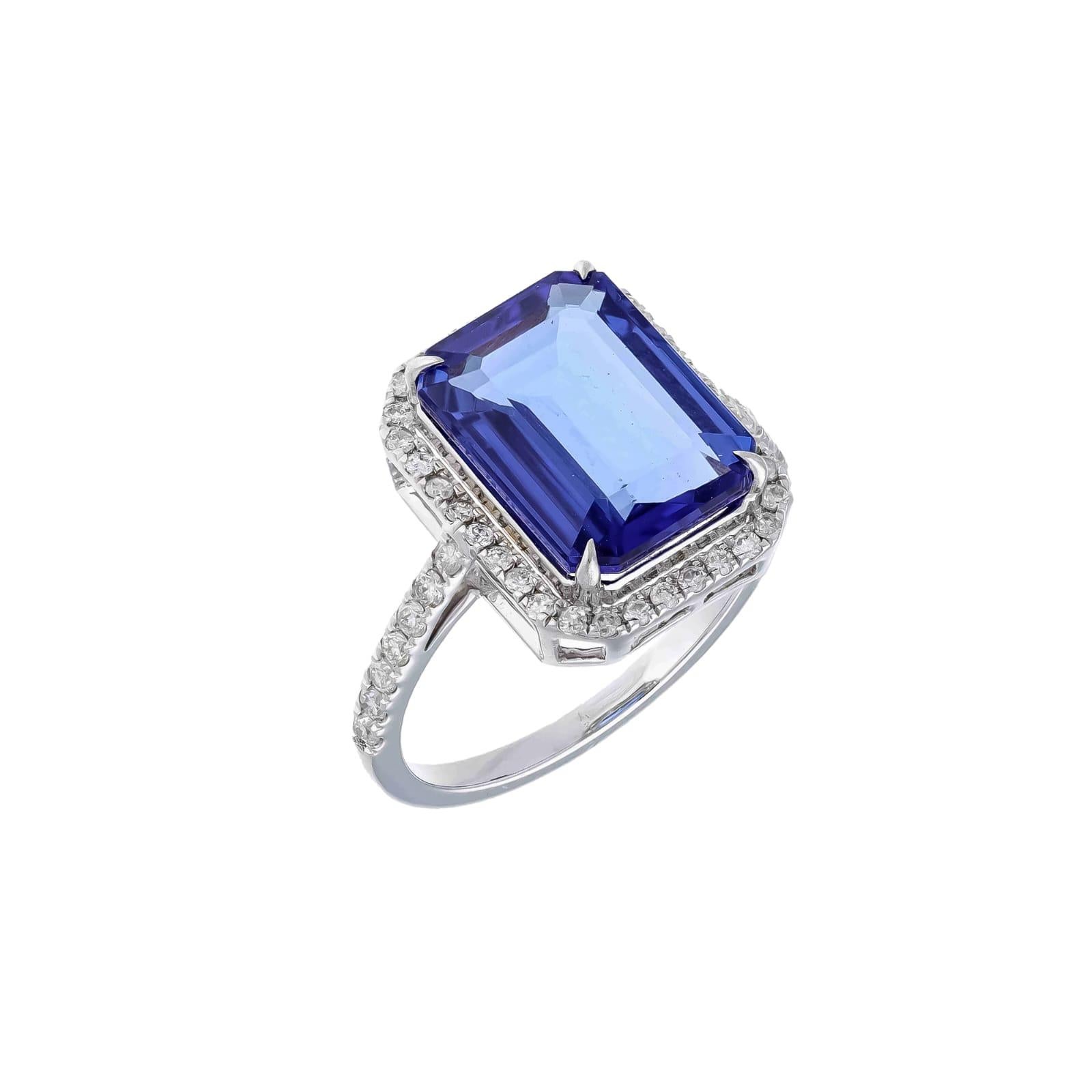 Women's or Men's Natural tanzanite and natural diamond ring in 18k gold For Sale