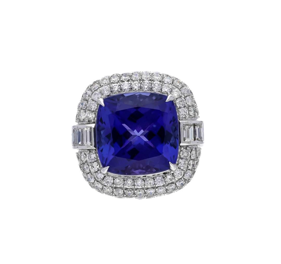 Women's or Men's 13.27 Ct Natural Tanzanite & 3.4 Ct Natural Diamond Ring in 18KW Gold For Sale