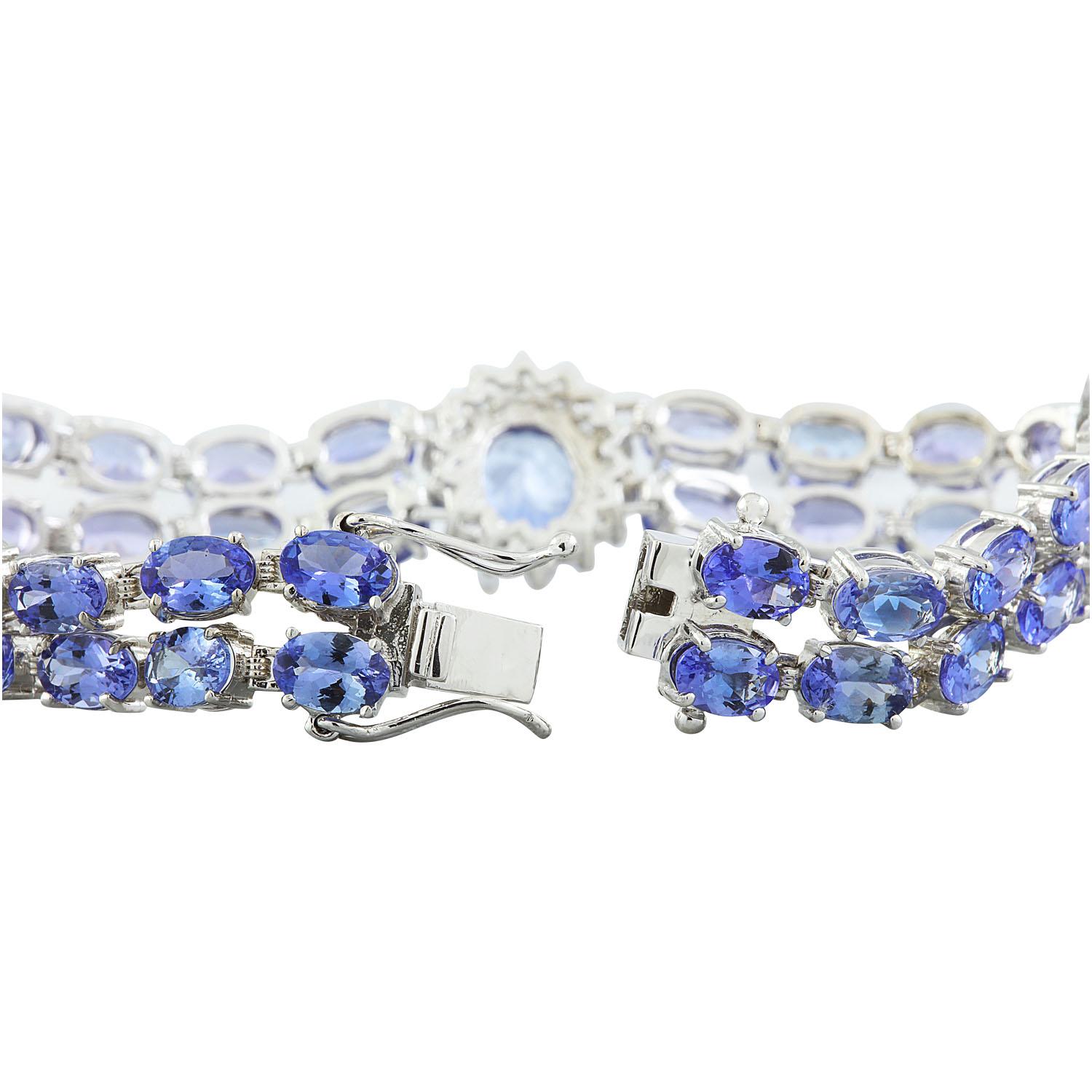 Natural Tanzanite Diamond Bracelet in 14 Karat Solid White Gold  In New Condition For Sale In Los Angeles, CA