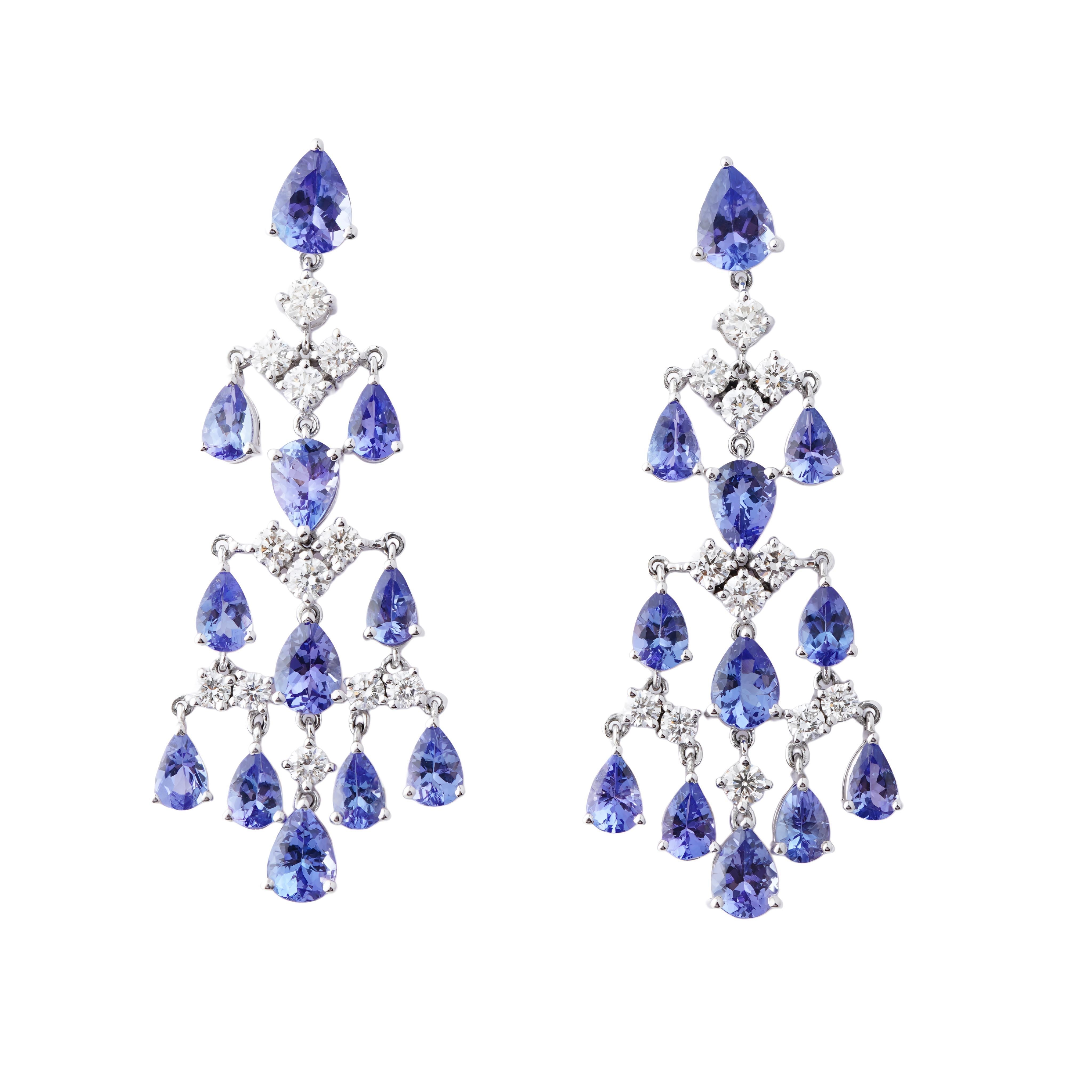 GW=14,10gm
NW=10,91gm
diamante= 2,63cts
tanzanite= 13,32cts
SEGUICI SU INSTA (divinejewellerylounge)
CODICE= Z & Z
