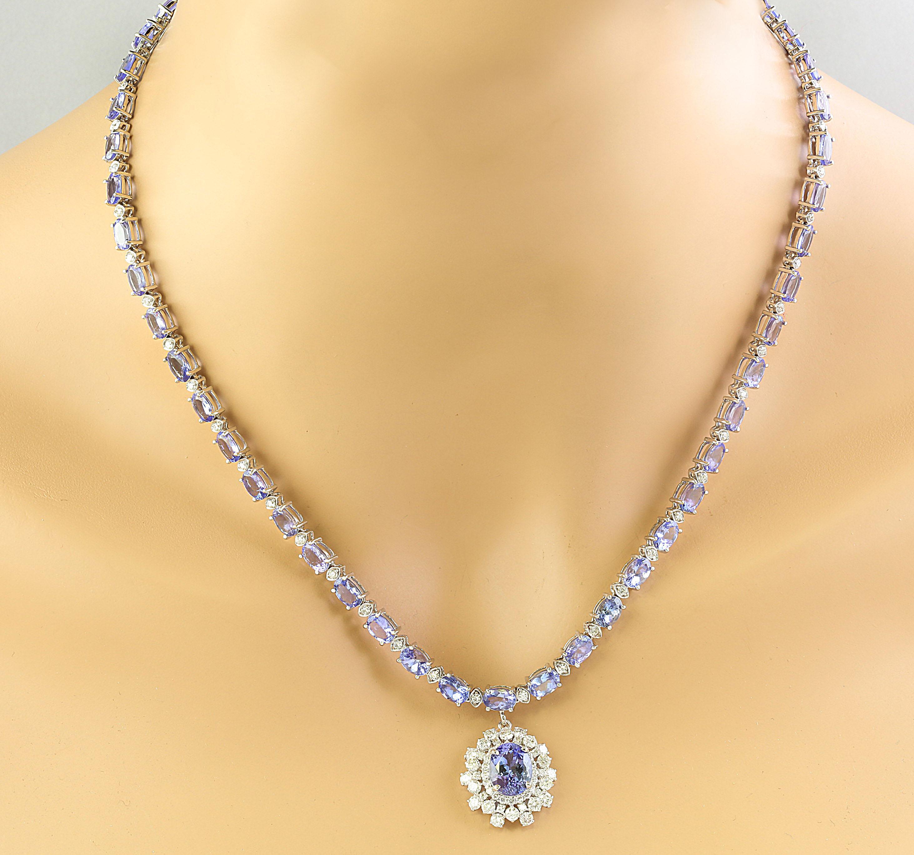 Natural Tanzanite Diamond Necklace In 14 Karat White Gold In New Condition For Sale In Los Angeles, CA