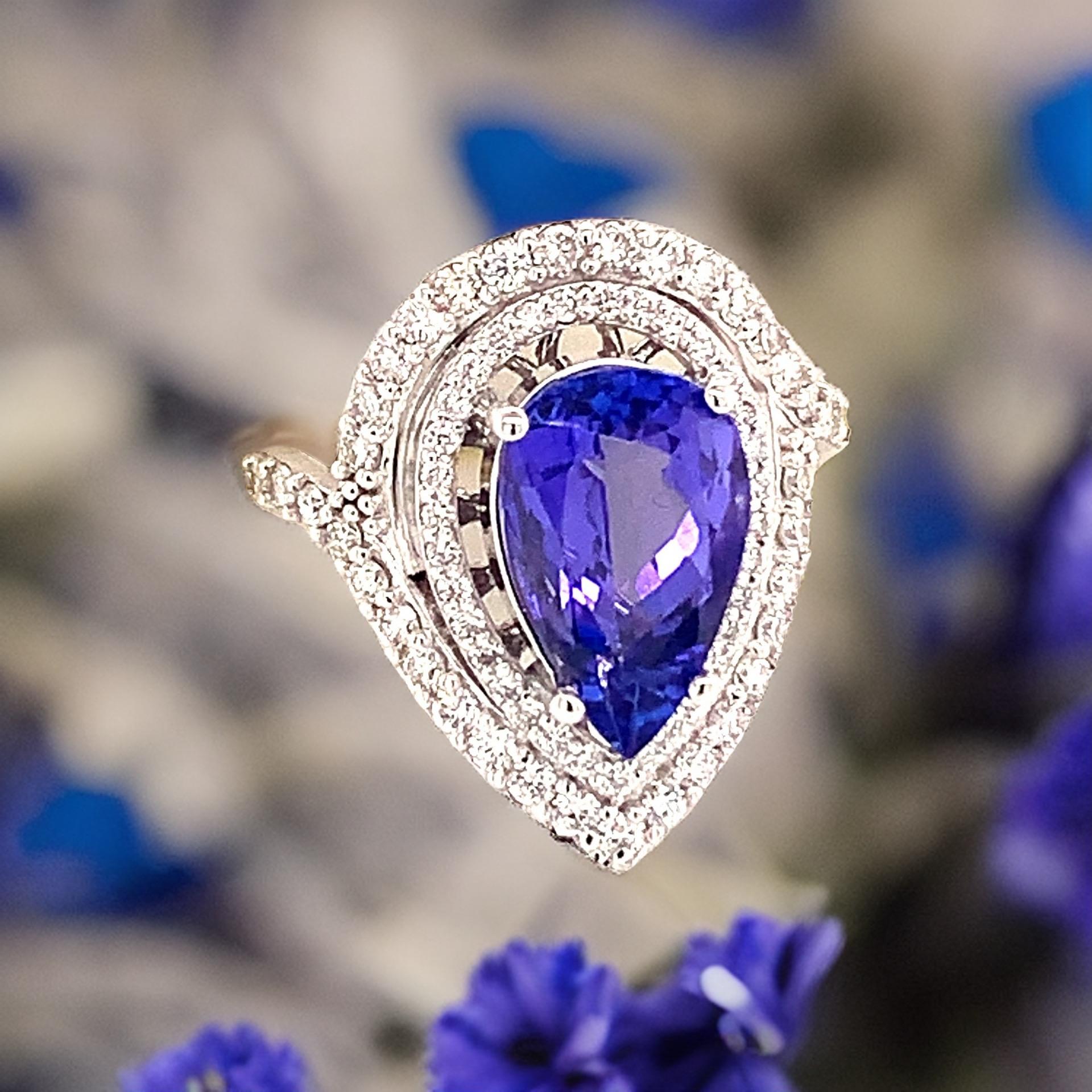 Natural Tanzanite Diamond Ring 14k Gold 4.54 TCW GIA Certified For Sale 5