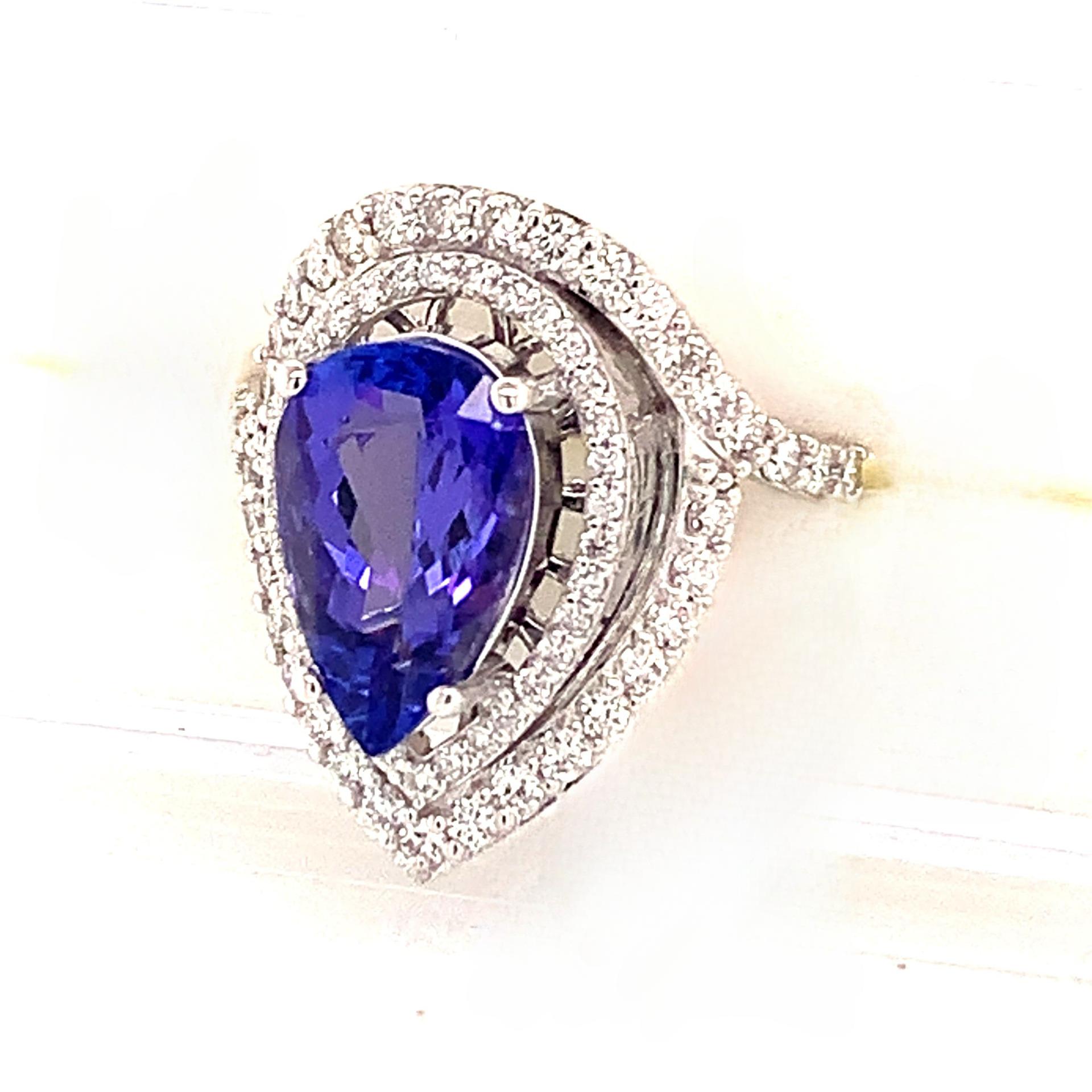 Women's Natural Tanzanite Diamond Ring 14k Gold 4.54 TCW GIA Certified For Sale
