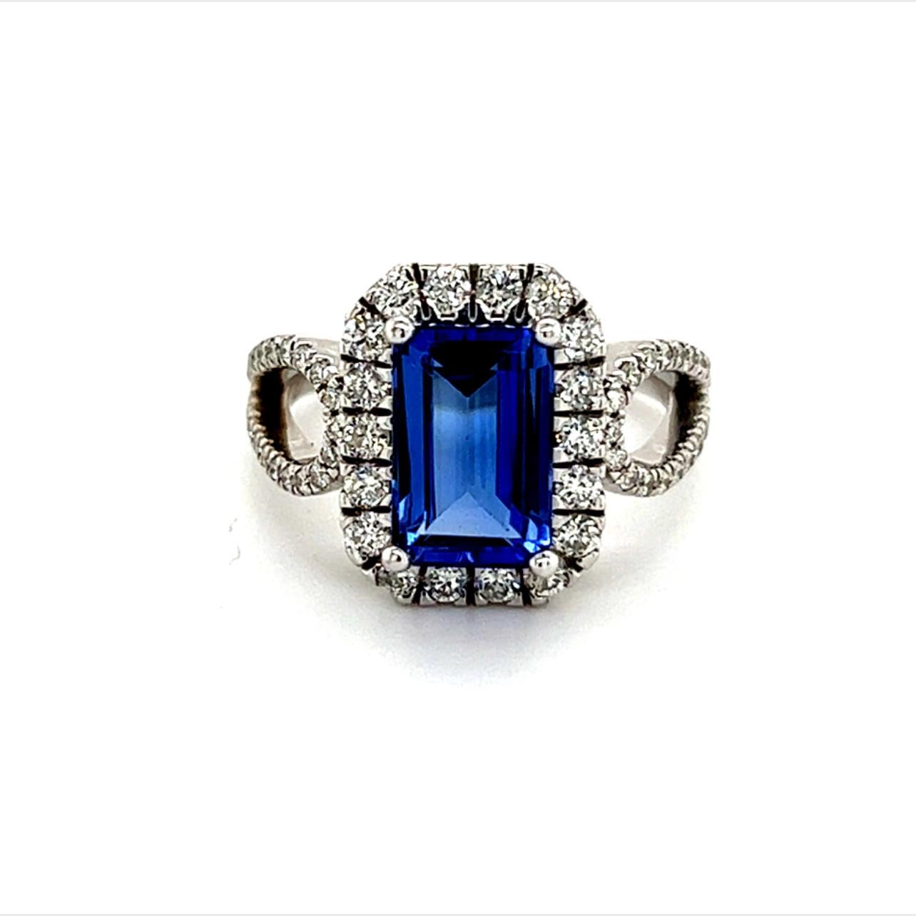 Bague en or 14 carats avec tanzanite naturelle certifiée 5,08 TCW 5,52 g en vente 3
