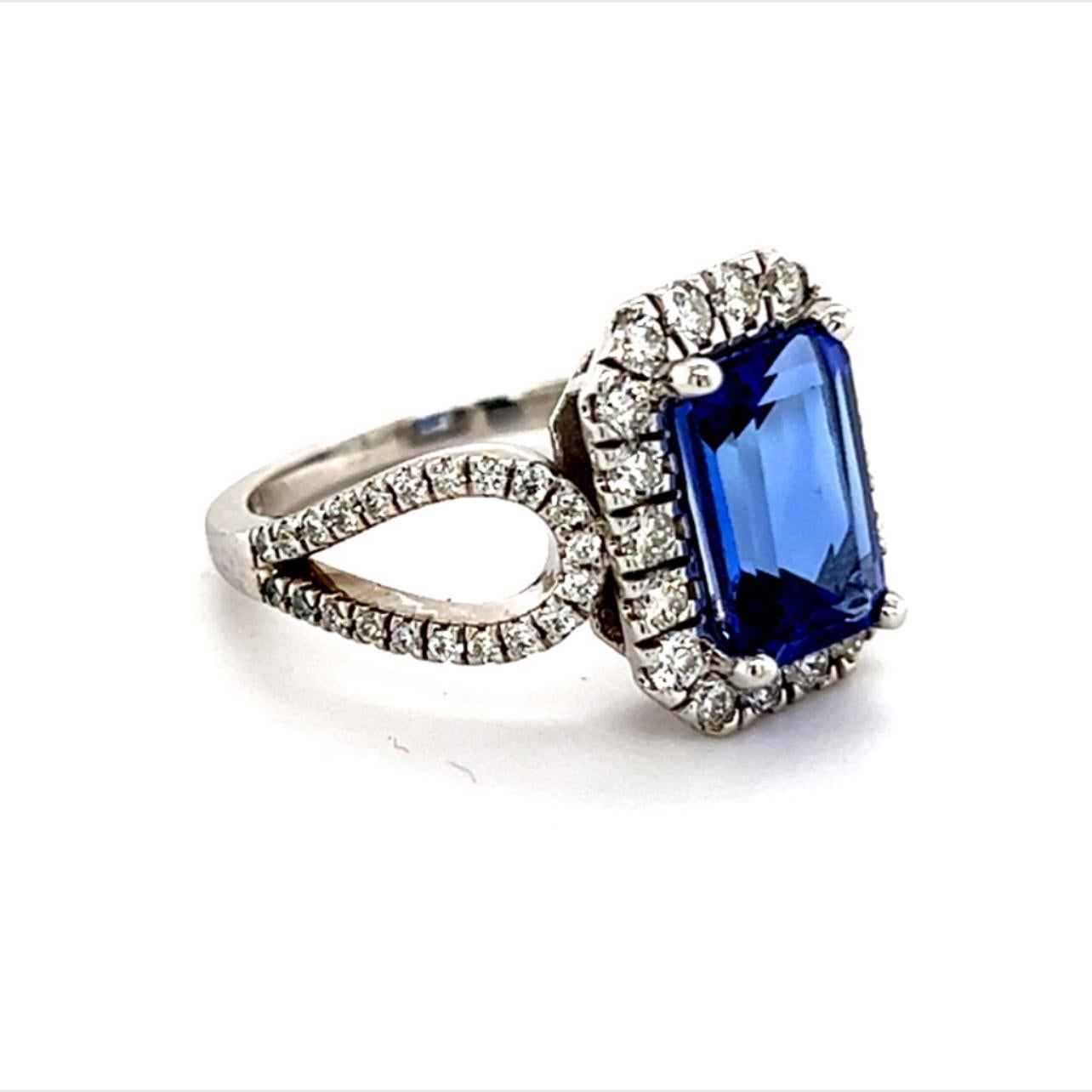 Bague en or 14 carats avec tanzanite naturelle certifiée 5,08 TCW 5,52 g en vente 4