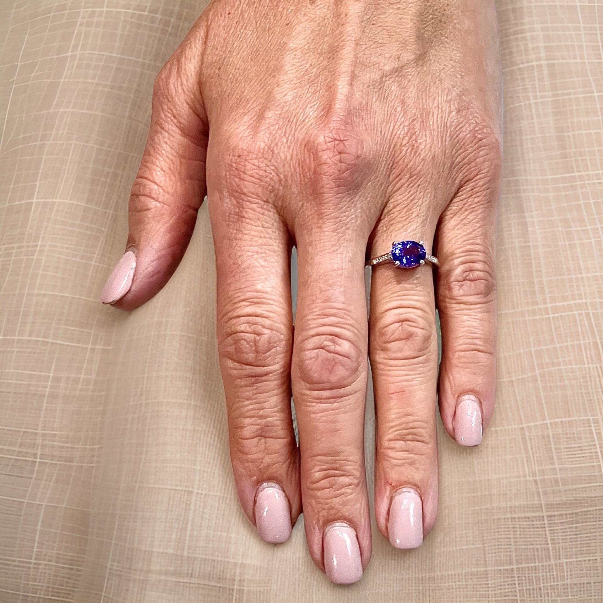 Natural Tanzanite Diamond Ring 6.5 14k WG 2.05 TCW Certified In Good Condition For Sale In Brooklyn, NY