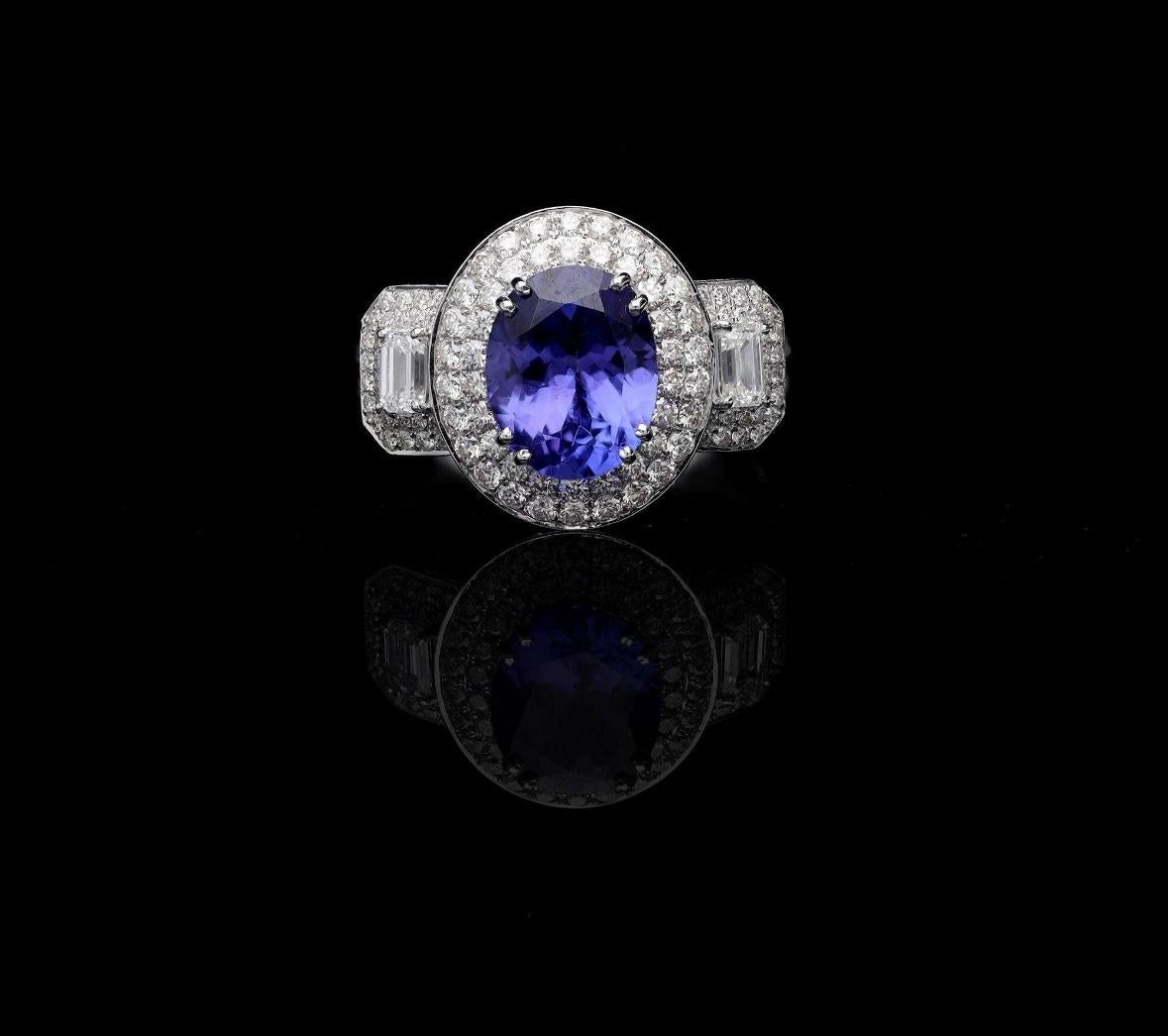 Pietra preziosa : Tanzanite

 Peso della gemma : 2,65 carati

 Dimensioni della pietra preziosa: 7,9X9,85 MM circa

 Forma della gemma: Taglio ovale

 Tipo di gemma : Nature



DETTAGLI SUL DIAMANTE :

 Peso del diamante: 1,8 carati.

 Forma del