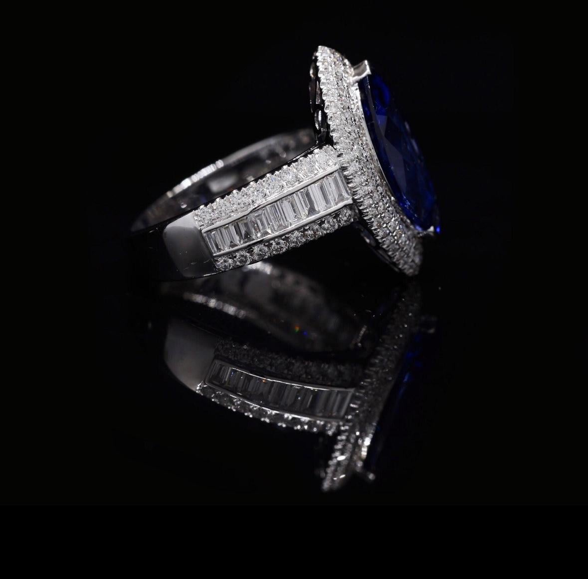 Natural tanzanite & diamond ring in 18k gold In New Condition In jaipur, IN