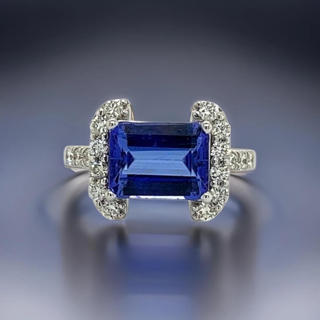 Taglio smeraldo Anello con diamante naturale di tanzanite in oro 14k W 3,89 TCW certificato in vendita