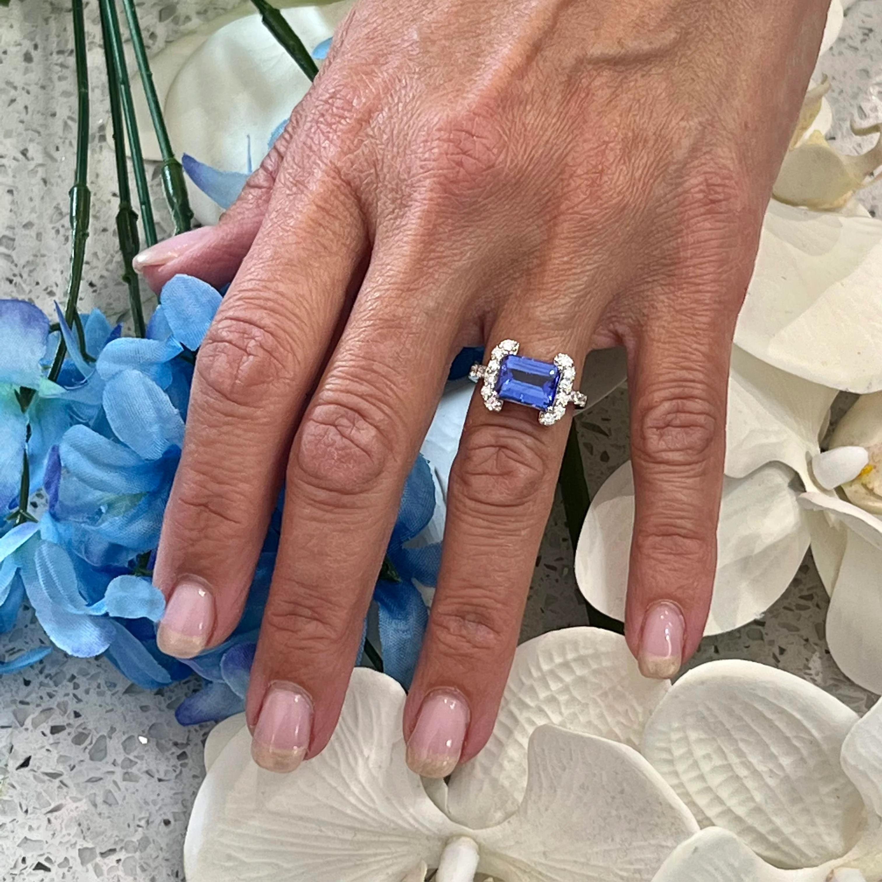Anello con diamante naturale di tanzanite in oro 14k W 3,89 TCW certificato in vendita 1