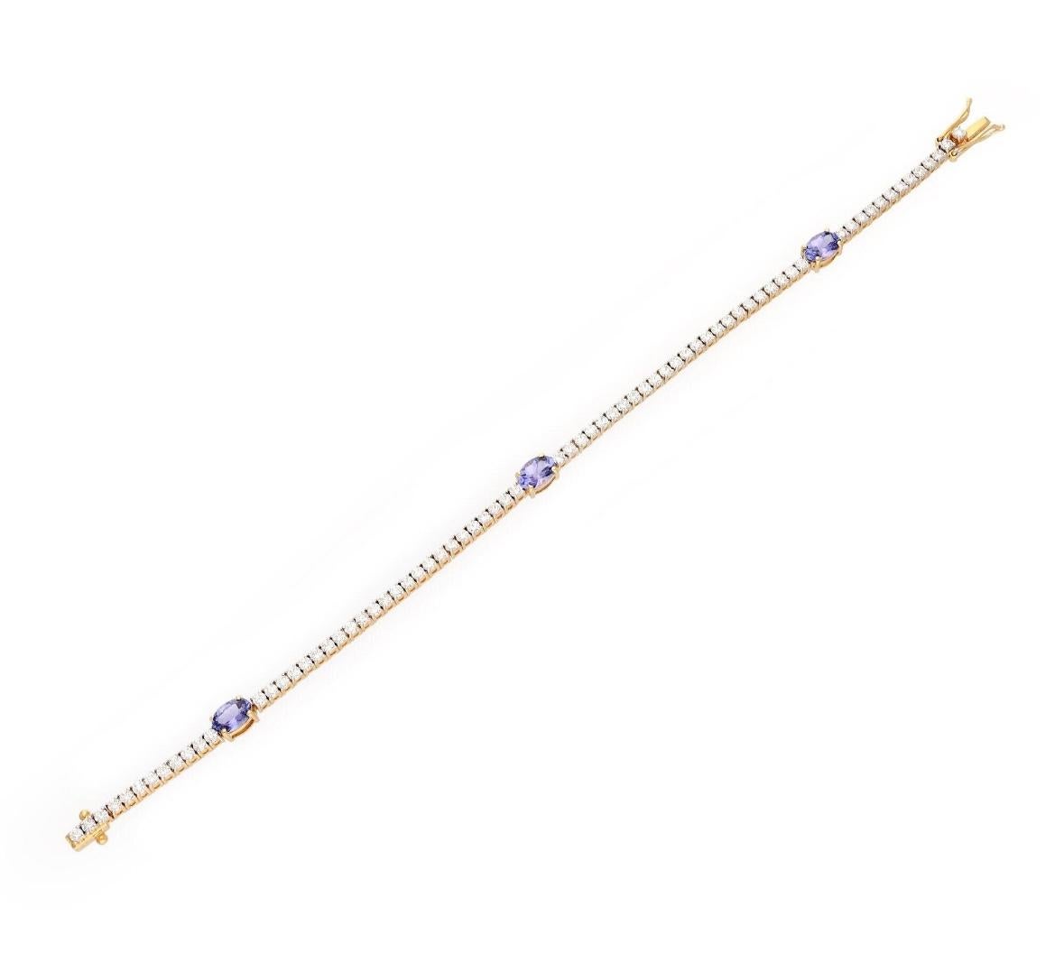 Pietra : Tanzanite e Diamante 

❋ Dimensioni della pietra: 4x6 MM circa (± 0,20 MM)

❋ Forma della pietra: taglio ovale

❋ Colore della pietra: come mostrato nell'immagine

❋ Peso della pietra: 1,48 carati. Circa.


❋ Peso del diamante: 1,97 carati.