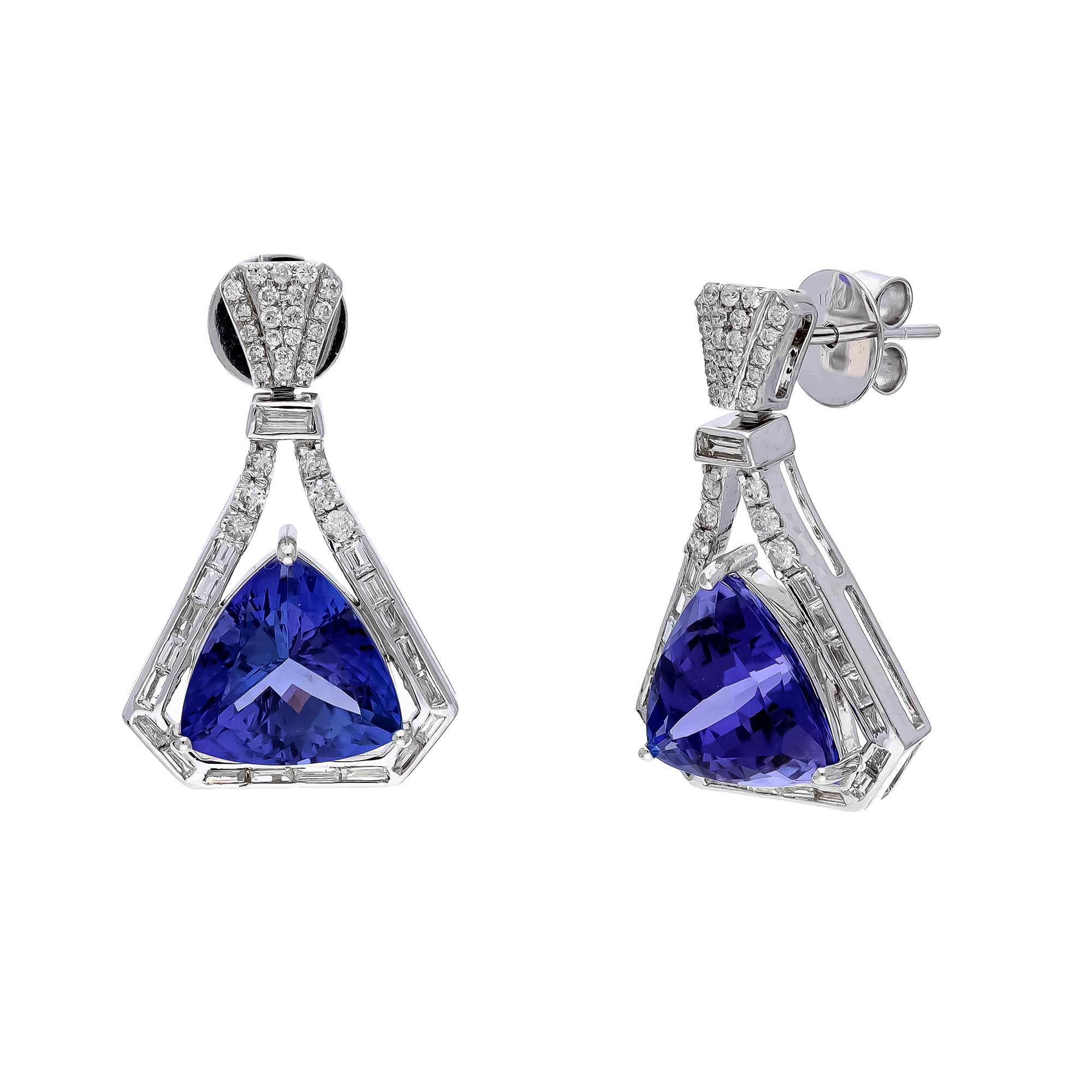 Mixed Cut Natural tanzanite earring with diamond in 18k gold For Sale