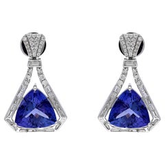 Natural tanzanite earring with diamond in 18k gold