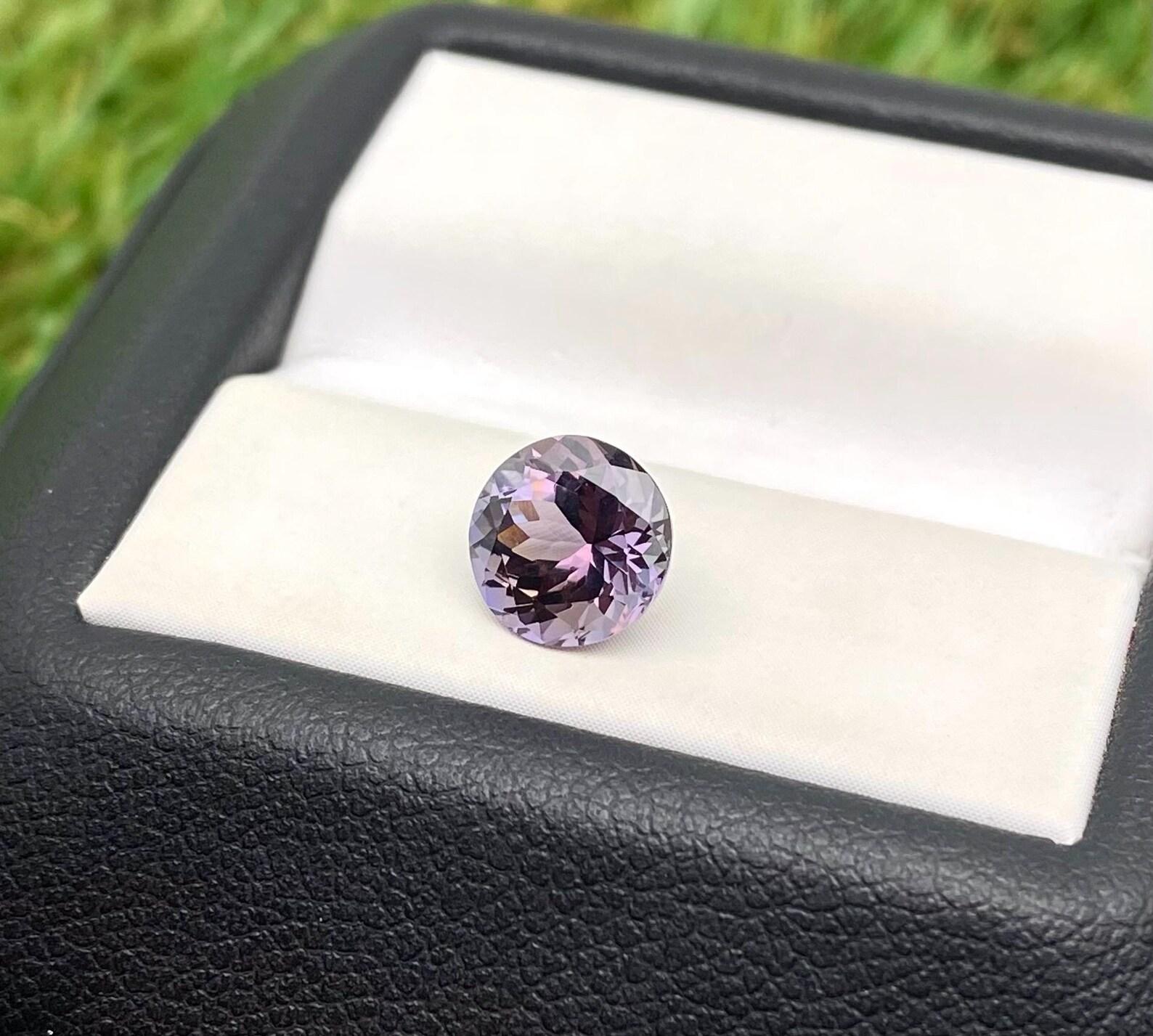 Women's or Men's Natural Tanzanite loose gemstone 1.34 ct., Round Cut, Certificate, Tanzania For Sale